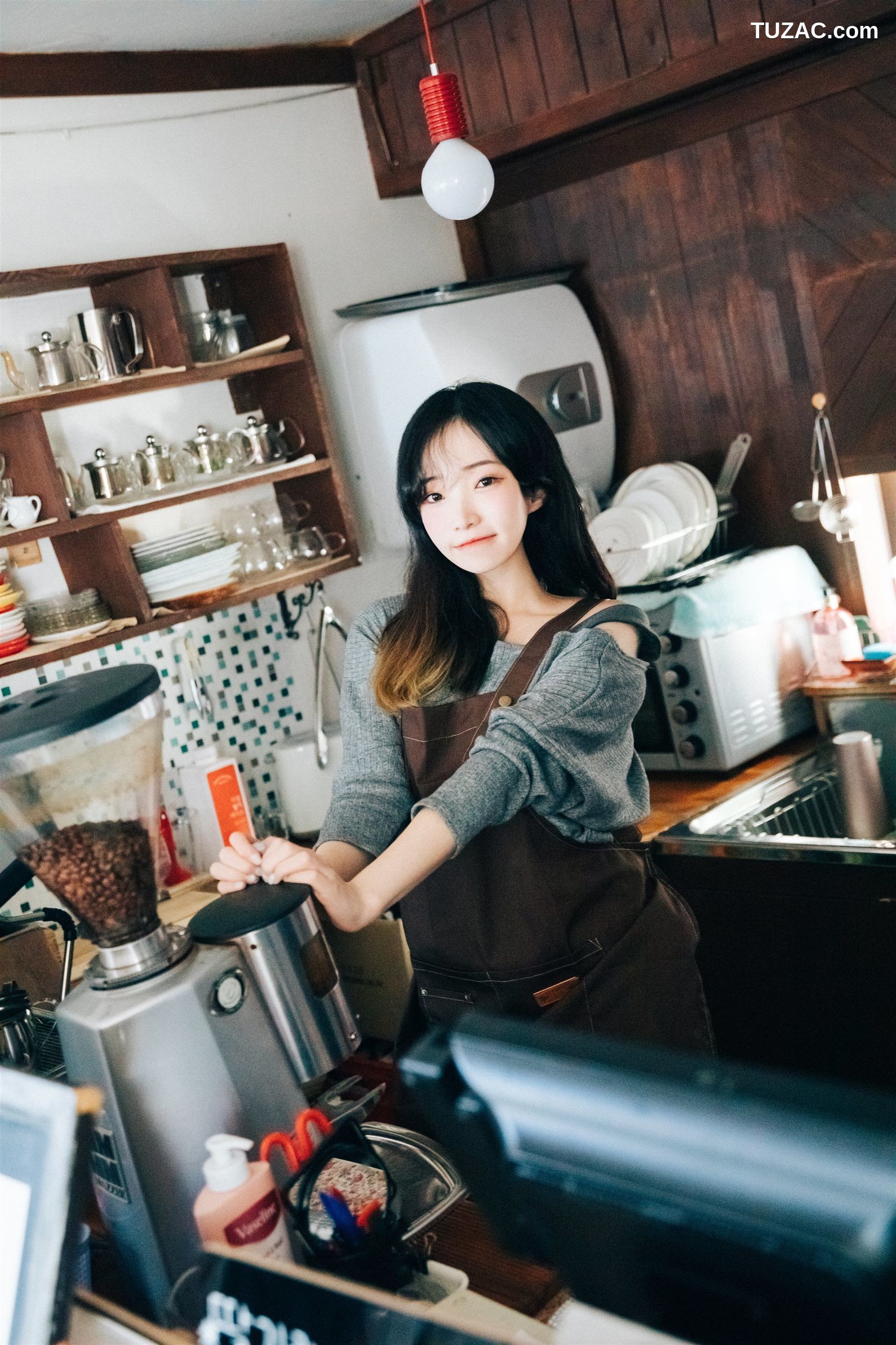 斑比-Bambi-咖啡时间-Cafe-Alba-Loozy
