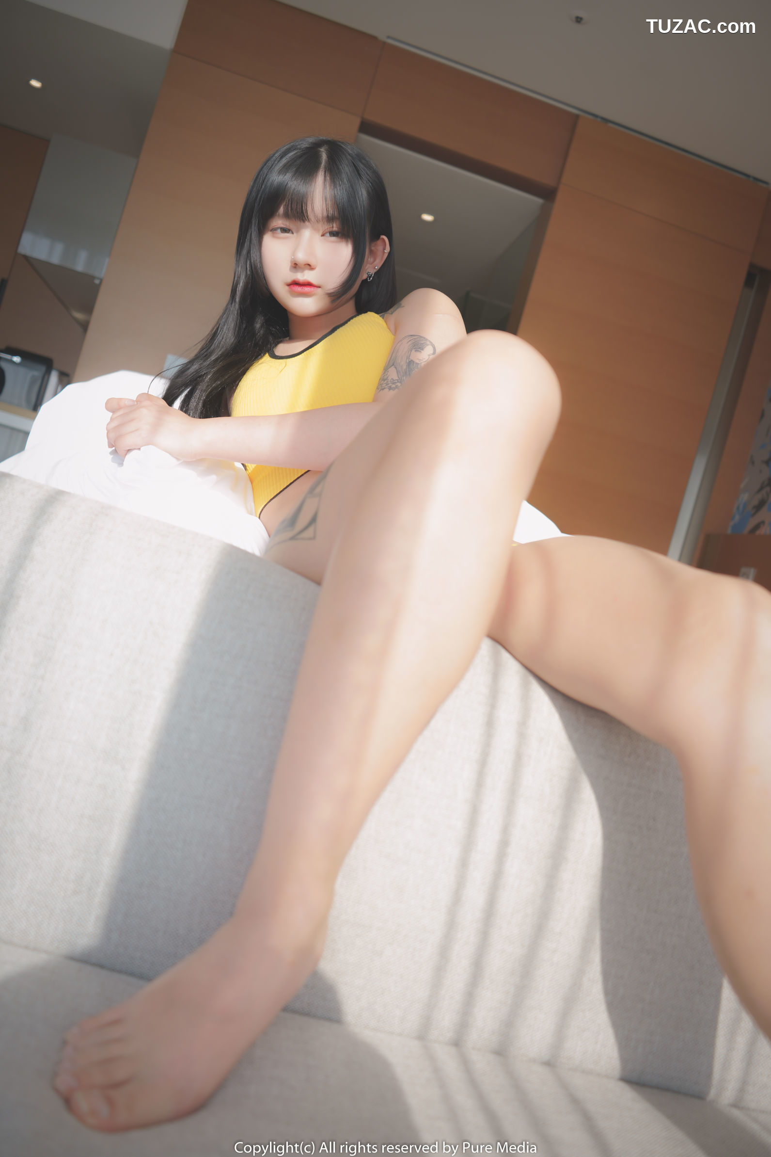 韩国美女-Hizzy-粉色和黄色短T恤-Pure-Media-Vol.046