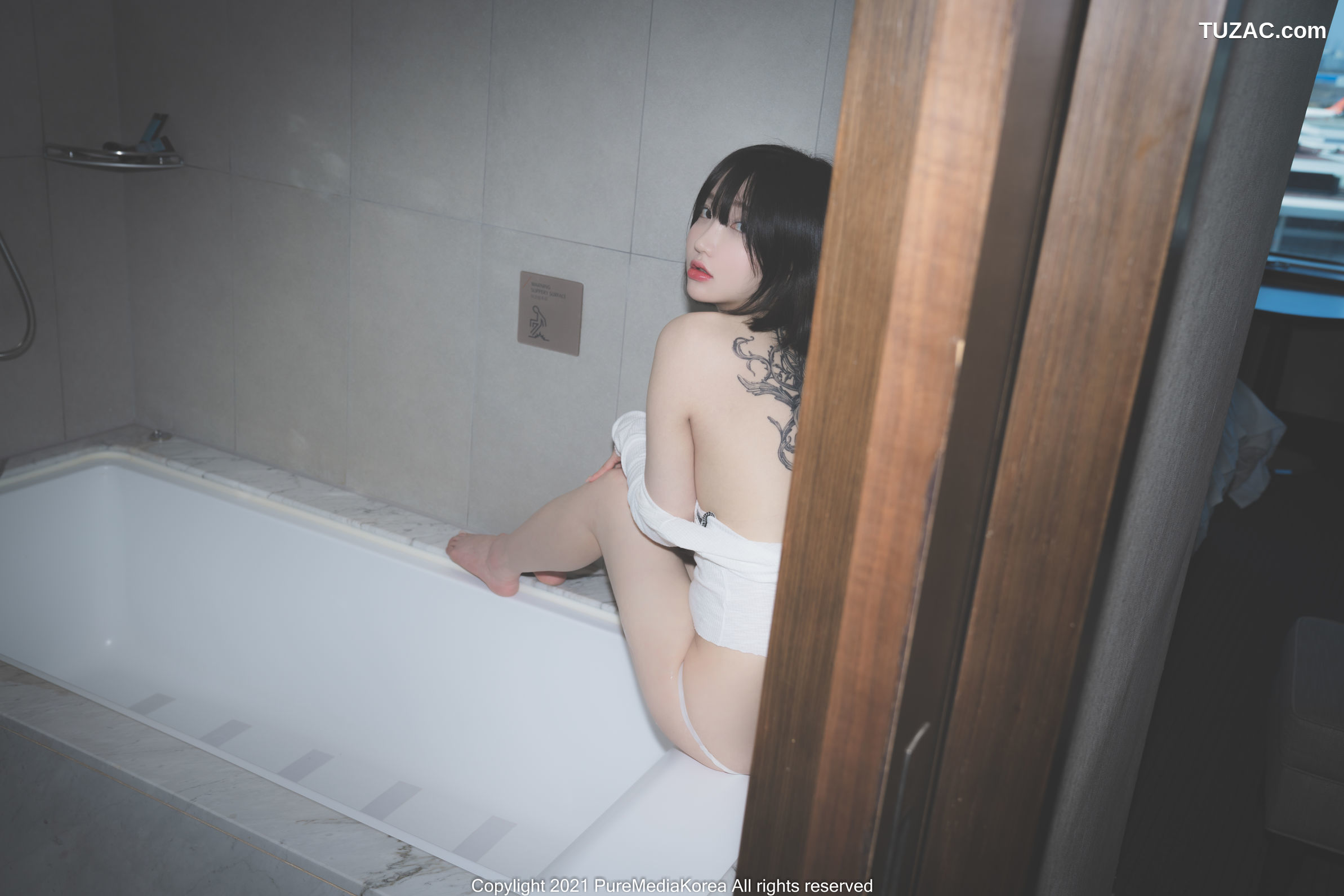 韩国美女-孙乐乐-Son-YeEun-短发浴室-Pure-Media-Vol.070