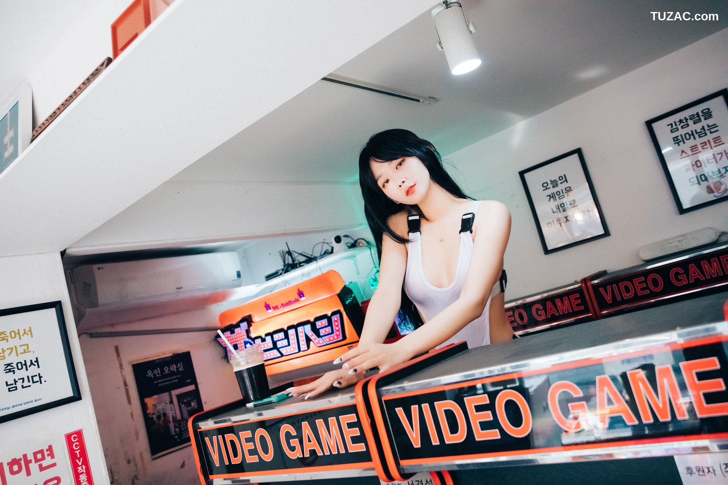 韩国美女-琪雅-Zia-街机游戏厅里的性感少女-Oraksil-Loozy