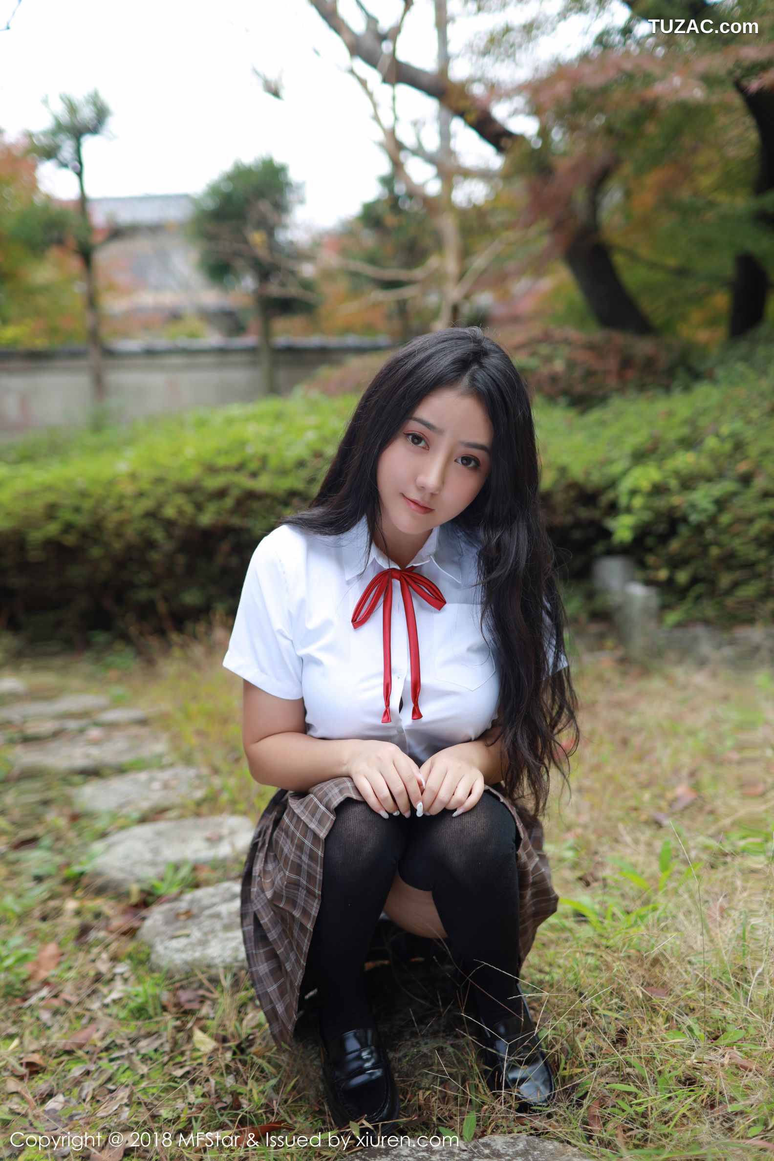 MFStar模范学院-163-Manuela玛鲁娜-日本旅拍-户外学生制服靓丽迷人