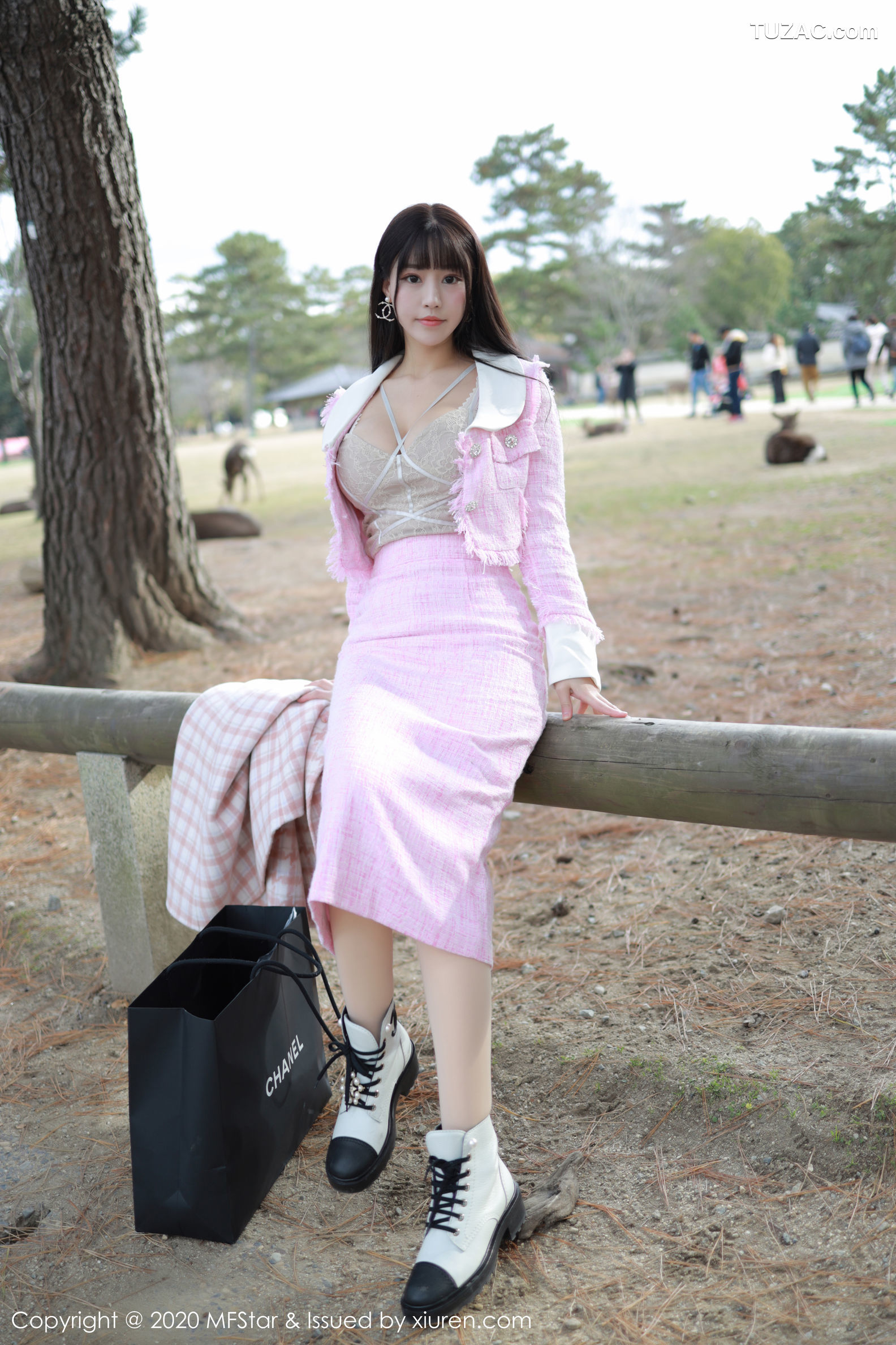 MFStar模范学院-278-朱可儿-北海道旅拍-粉色服饰外景