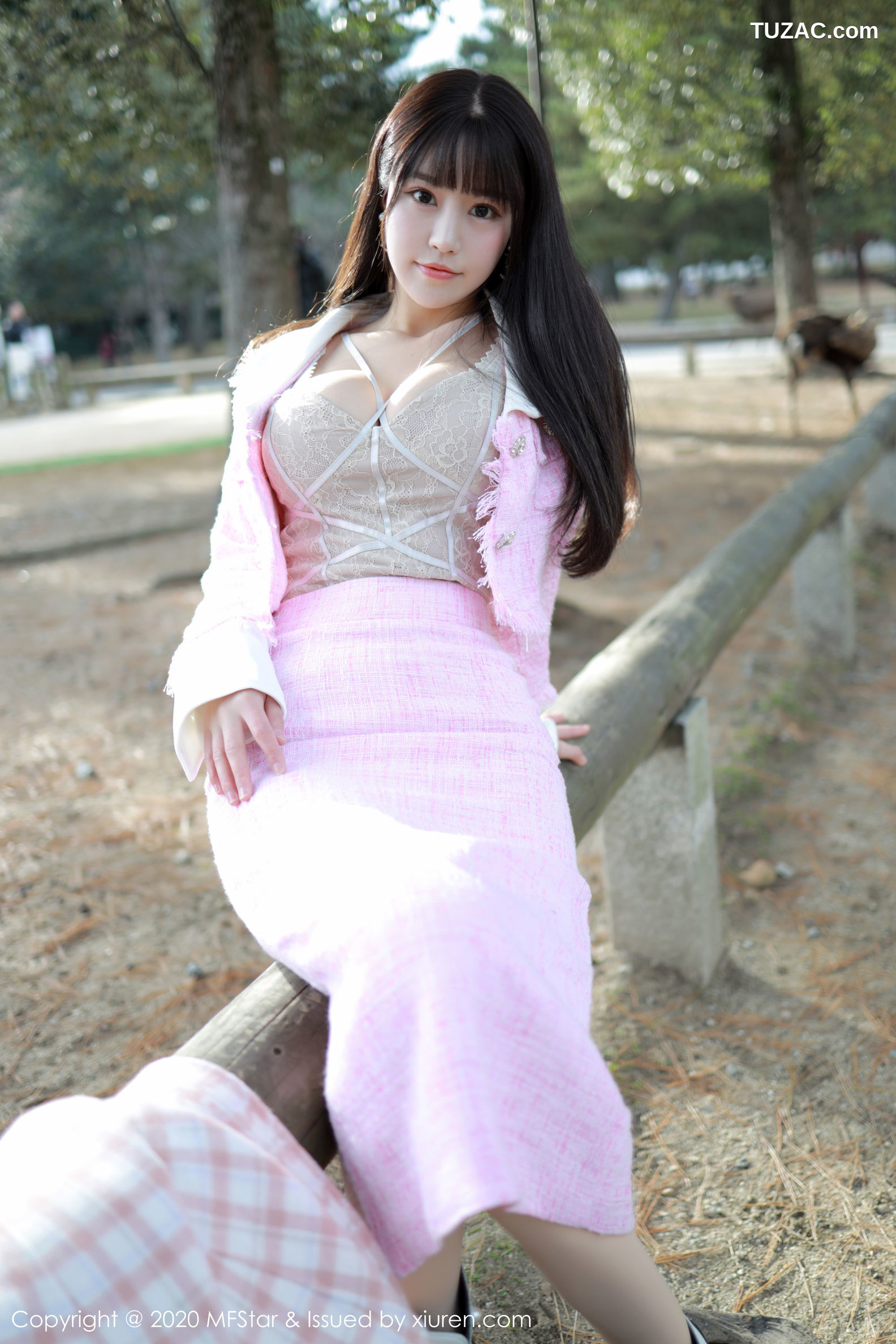 MFStar模范学院-278-朱可儿-北海道旅拍-粉色服饰外景