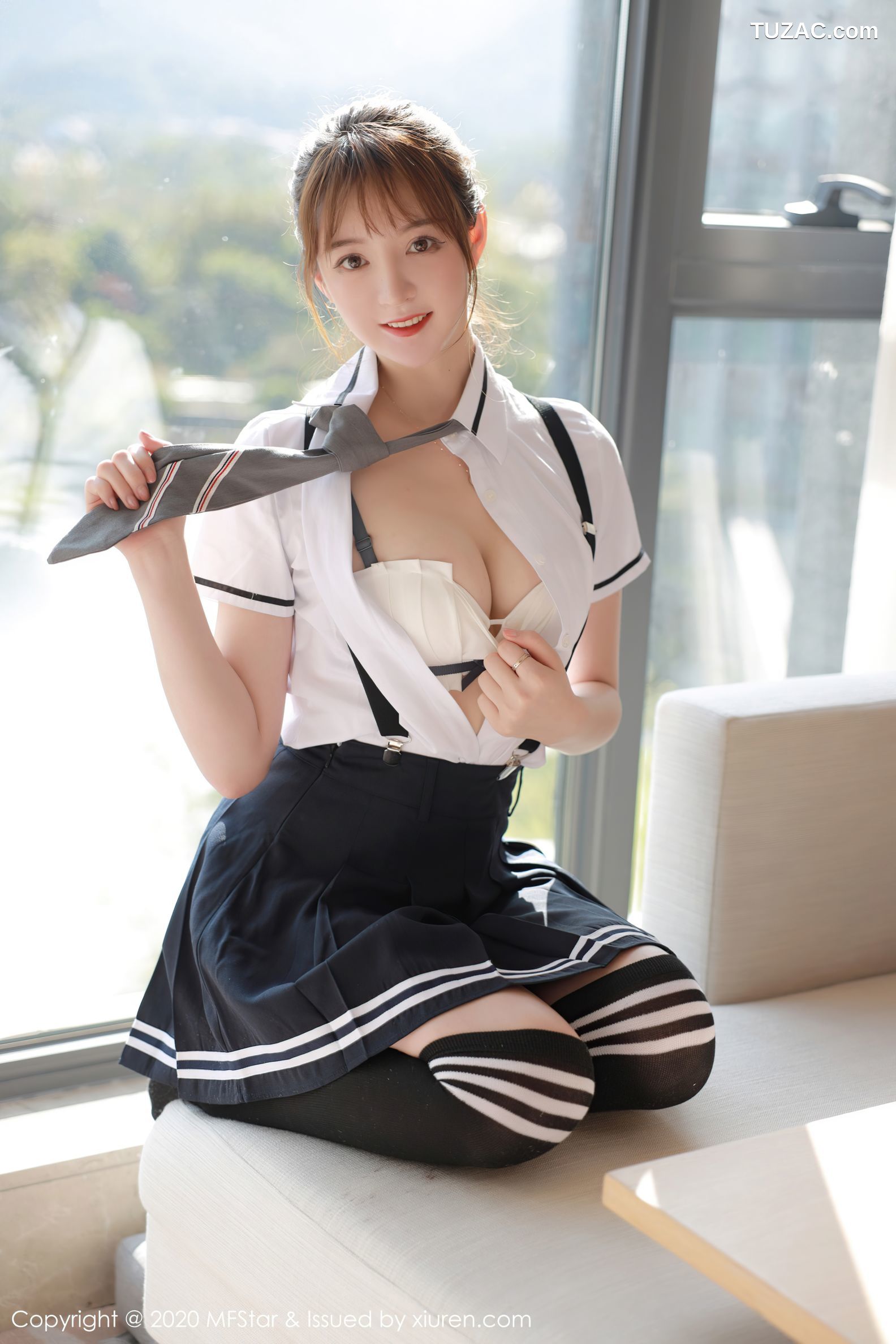 MFStar模范学院-390-Yoo优优-四川旅拍-清纯学院风校服-2020.09.21