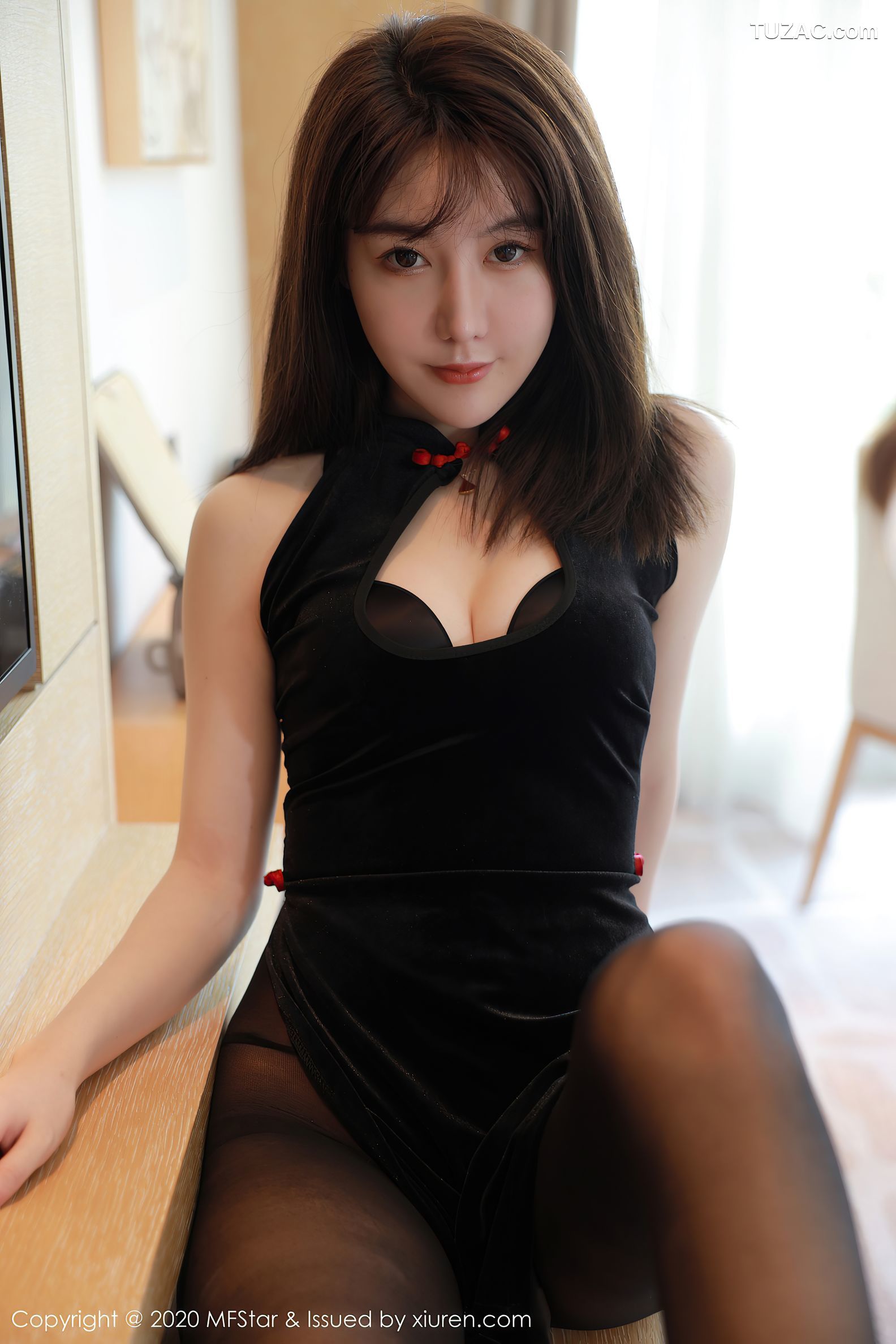 MFStar模范学院-402-薛琪琪sandy-高开叉的黑色礼裙与极致魅惑黑丝