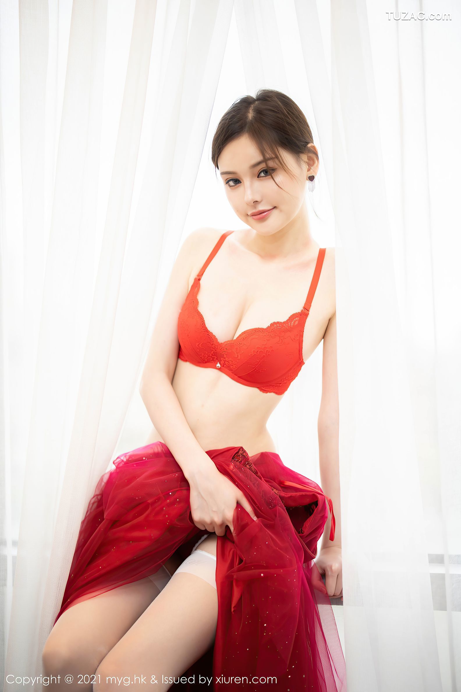 MyGirl美媛馆-560-小夕Juju-江浙沪旅拍红色长裙红内衣白丝吊带袜-2021.07.21