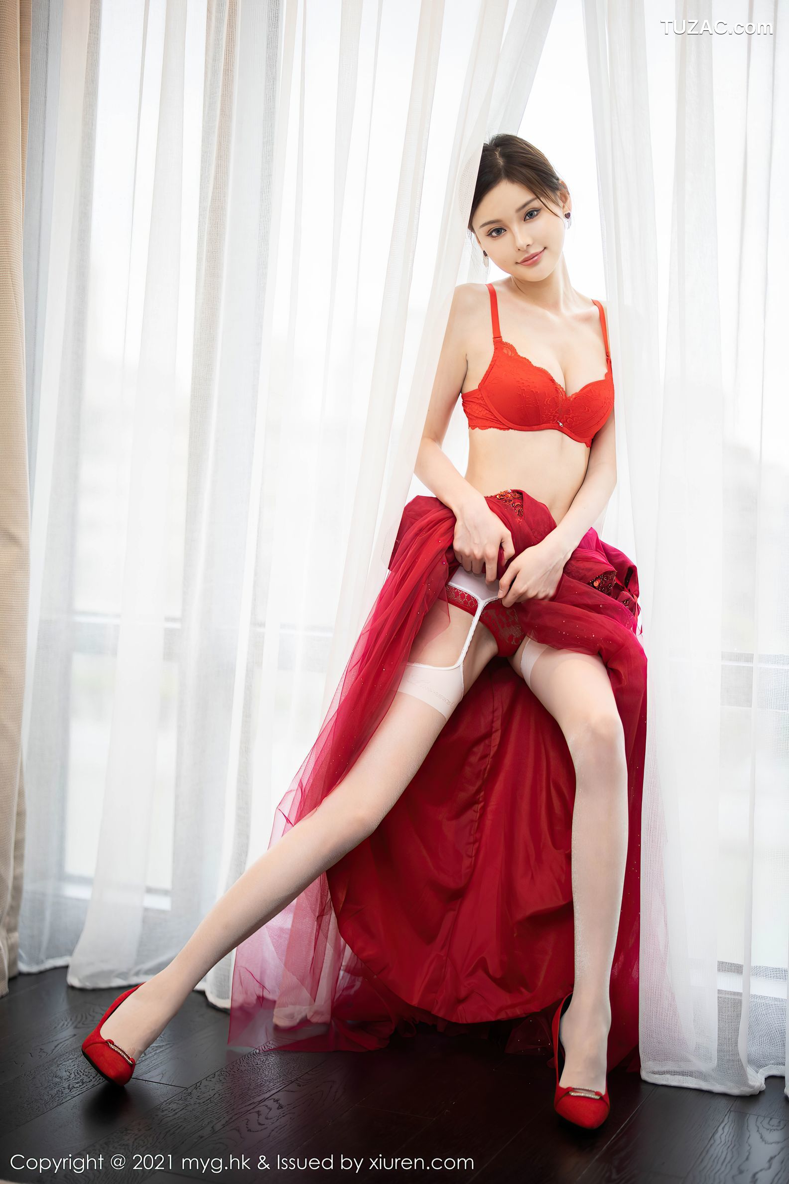 MyGirl美媛馆-560-小夕Juju-江浙沪旅拍红色长裙红内衣白丝吊带袜-2021.07.21