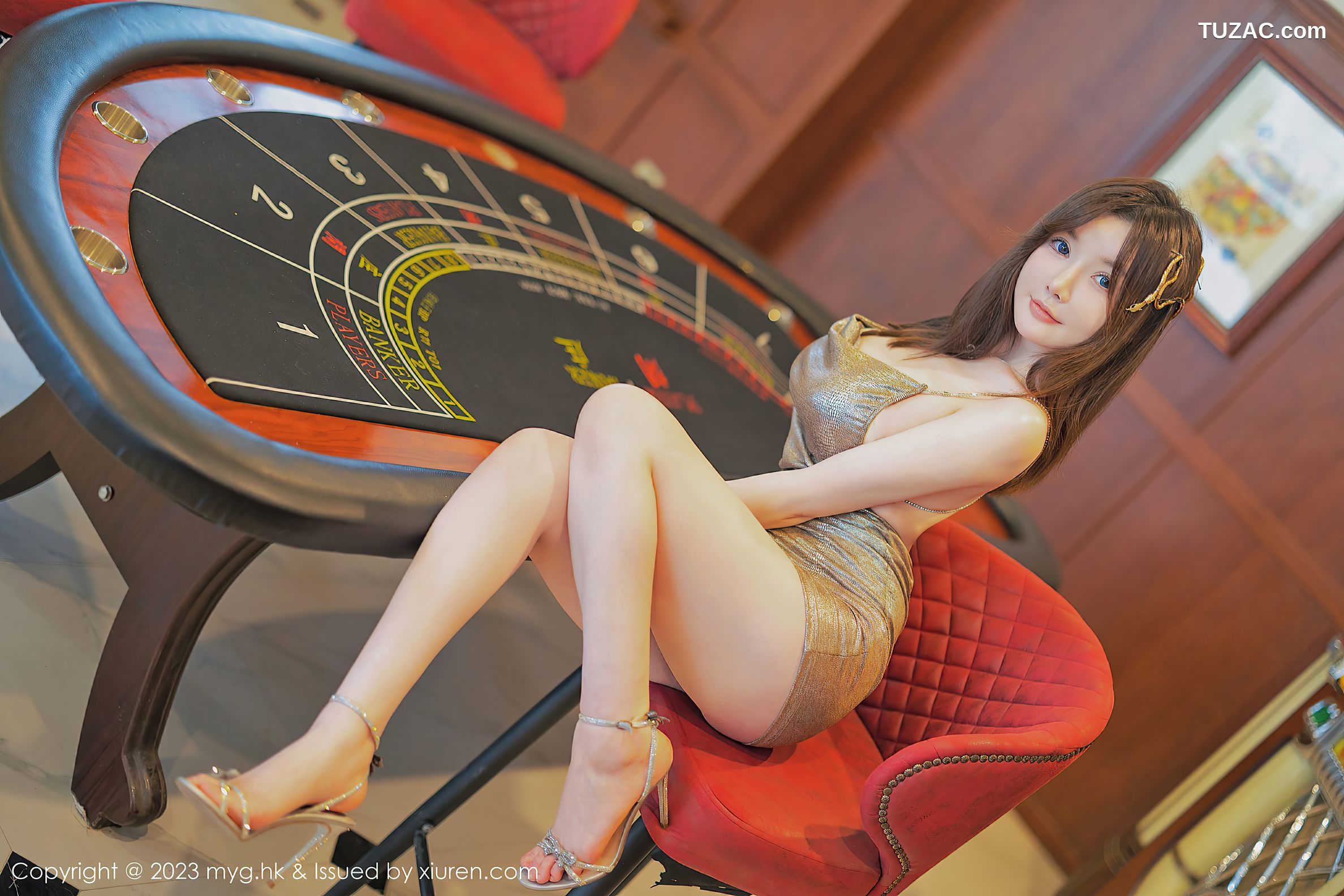 MyGirl美媛馆-646-糯美子-澳门旅拍-暗金色吊带短裙-2023.02.17