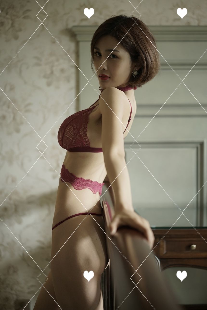 微博女神闫盼盼8月最新VIP大尺度套图[48P]