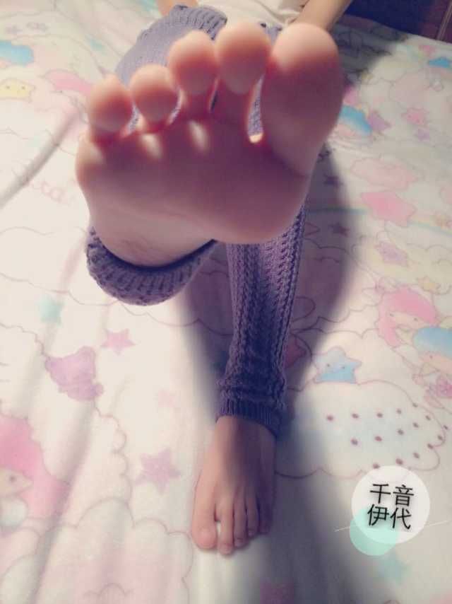 微博热门超美萝莉千音伊代私密套图[96P]