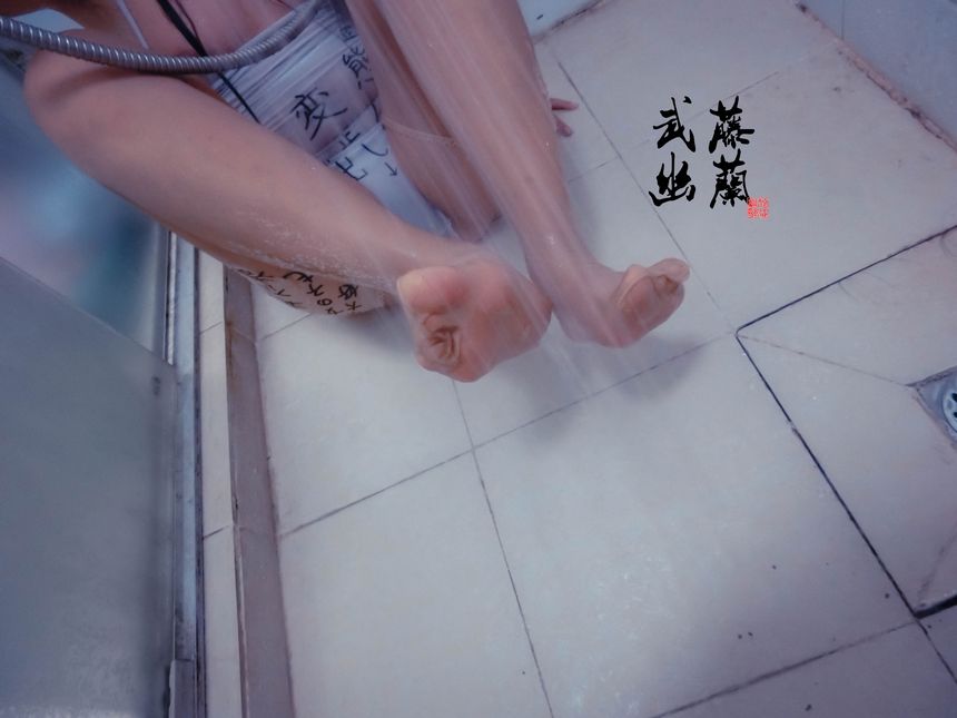 微博福利姬武藤幽兰之浴室死库水无圣光套图[63P]