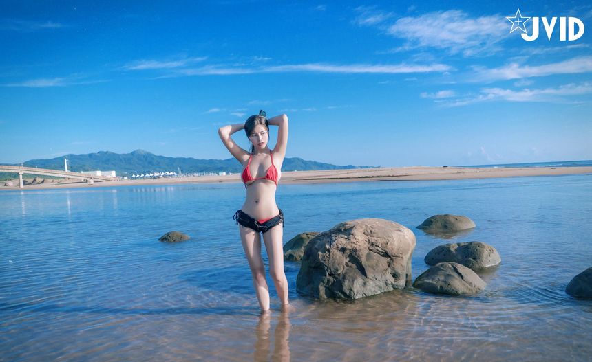 [时效资源]JVID写真木木森的比基尼全裸沙滩撸至深套图视频[112P/1V/148M]