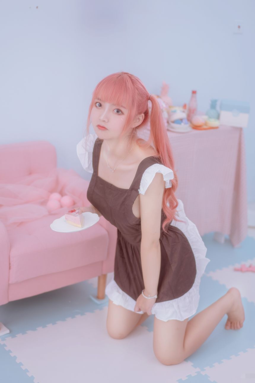 极品萝莉网红一只云烧绯红女仆无圣光套图[46P]