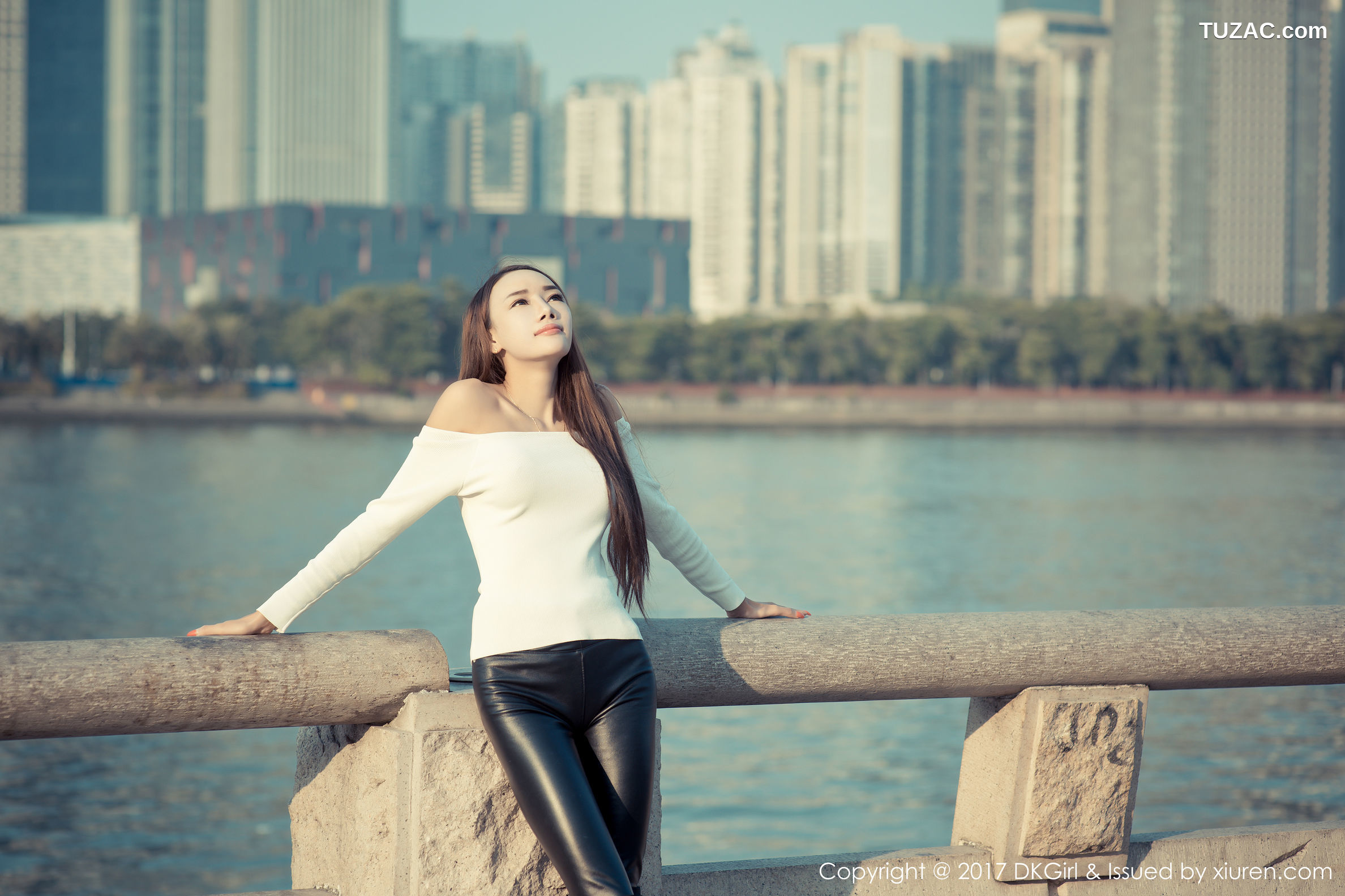 DKGirl御女郎-010-婕西儿jessie-浴室比基尼-外景露出和新春主题