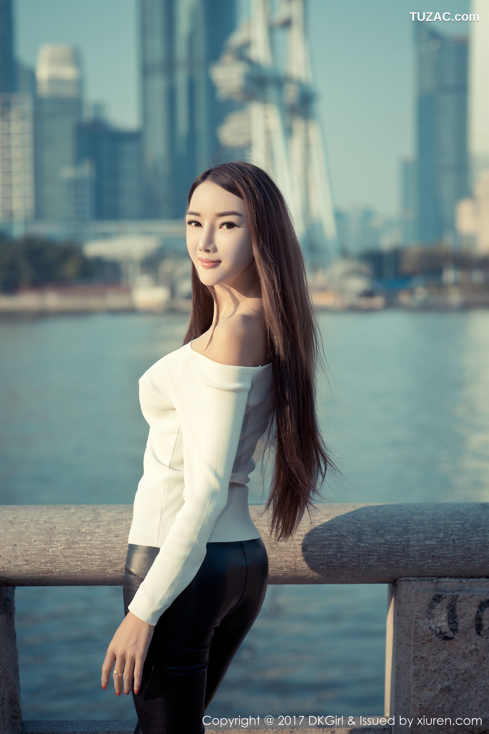 DKGirl御女郎-010-婕西儿jessie-浴室比基尼-外景露出和新春主题