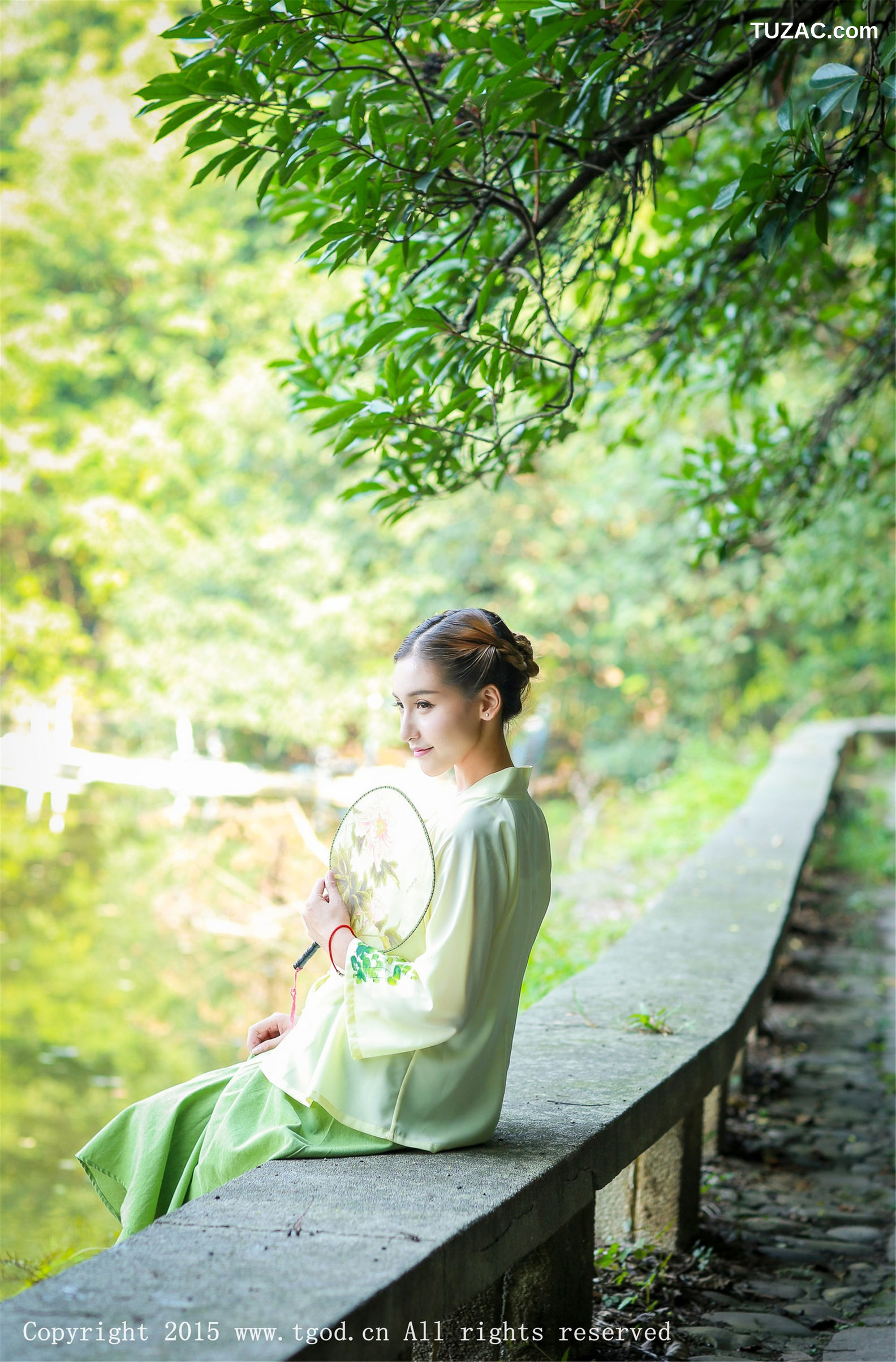 TGOD推女神-2015.09.22-艾希Ice-《女神身着清新汉服-从湖畔缓缓走来》