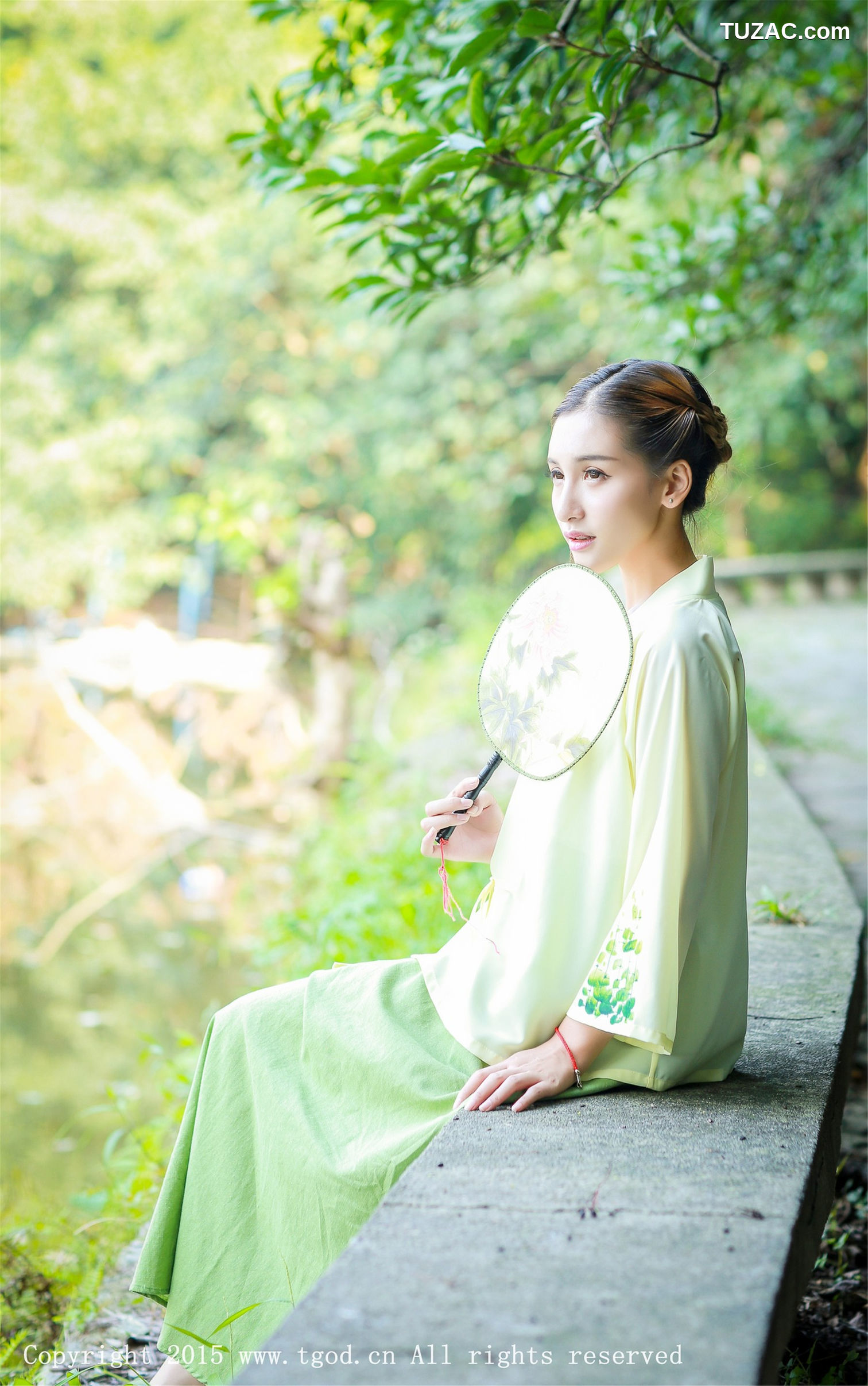 TGOD推女神-2015.09.22-艾希Ice-《女神身着清新汉服-从湖畔缓缓走来》