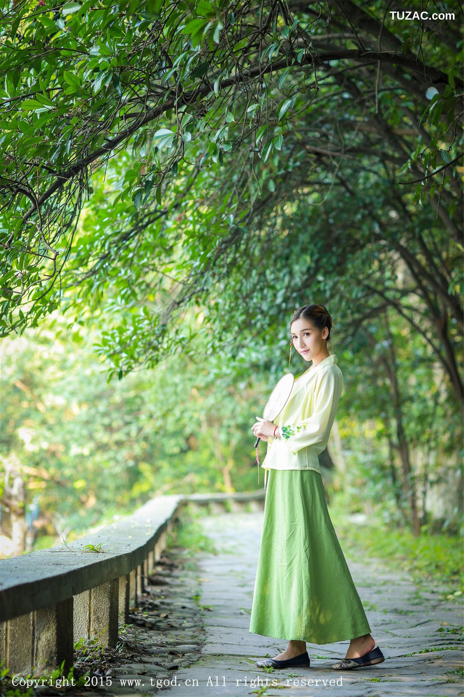 TGOD推女神-2015.09.22-艾希Ice-《女神身着清新汉服-从湖畔缓缓走来》