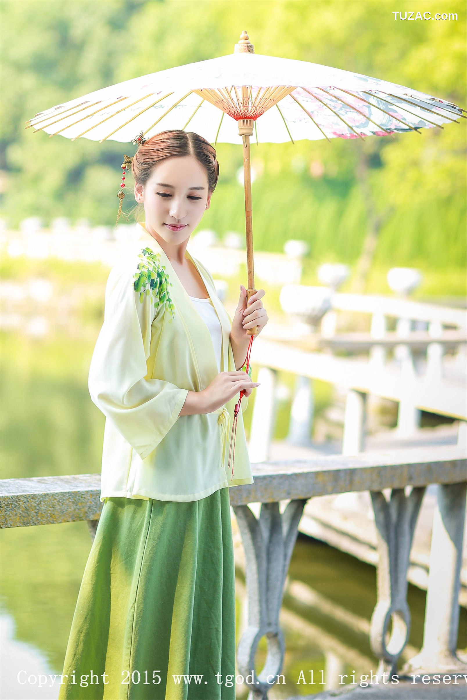 TGOD推女神-2015.09.22-艾希Ice-《女神身着清新汉服-从湖畔缓缓走来》