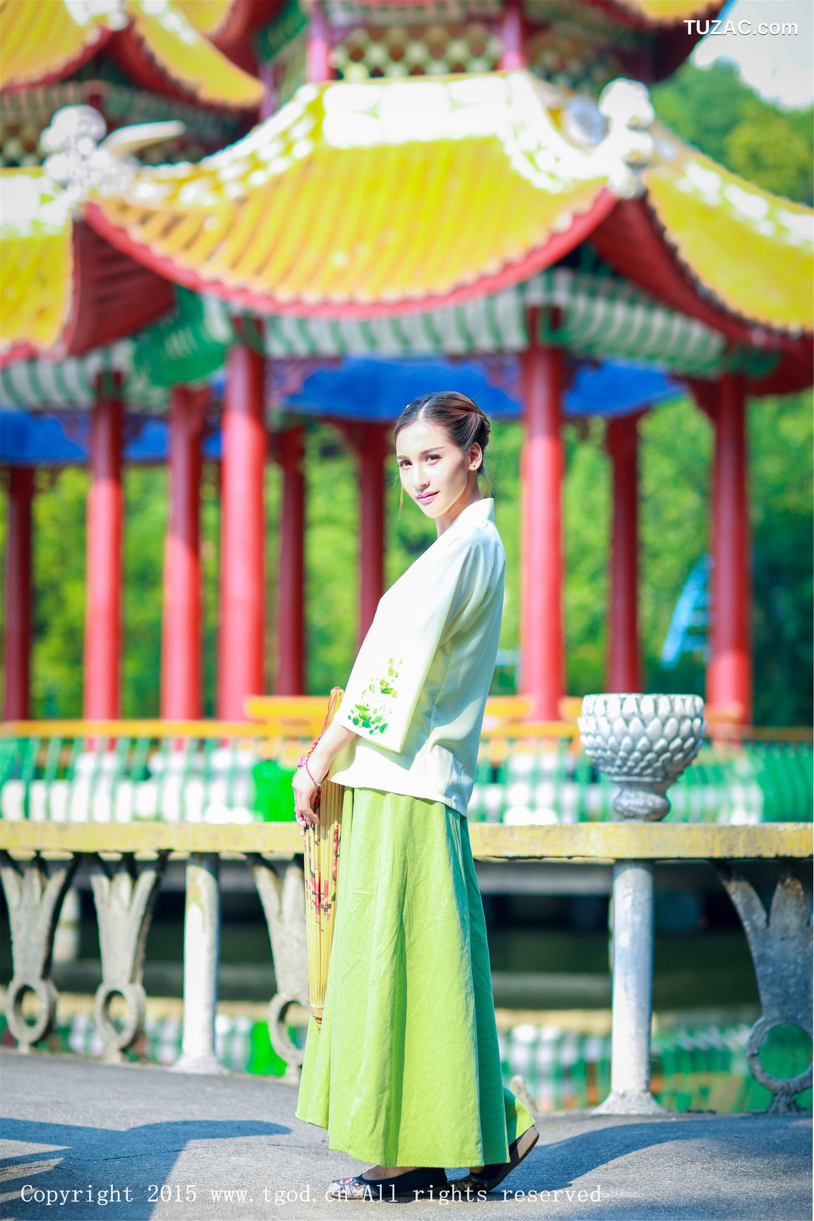 TGOD推女神-2015.09.22-艾希Ice-《女神身着清新汉服-从湖畔缓缓走来》