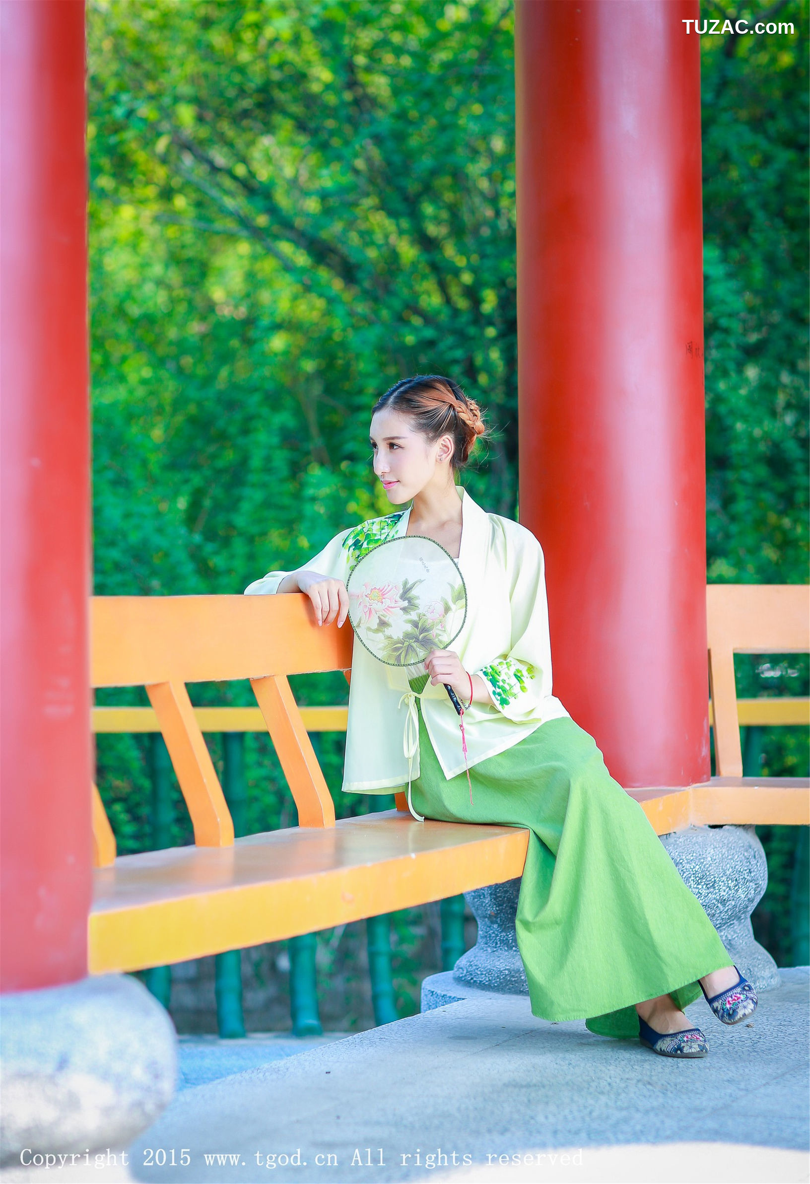 TGOD推女神-2015.09.22-艾希Ice-《女神身着清新汉服-从湖畔缓缓走来》