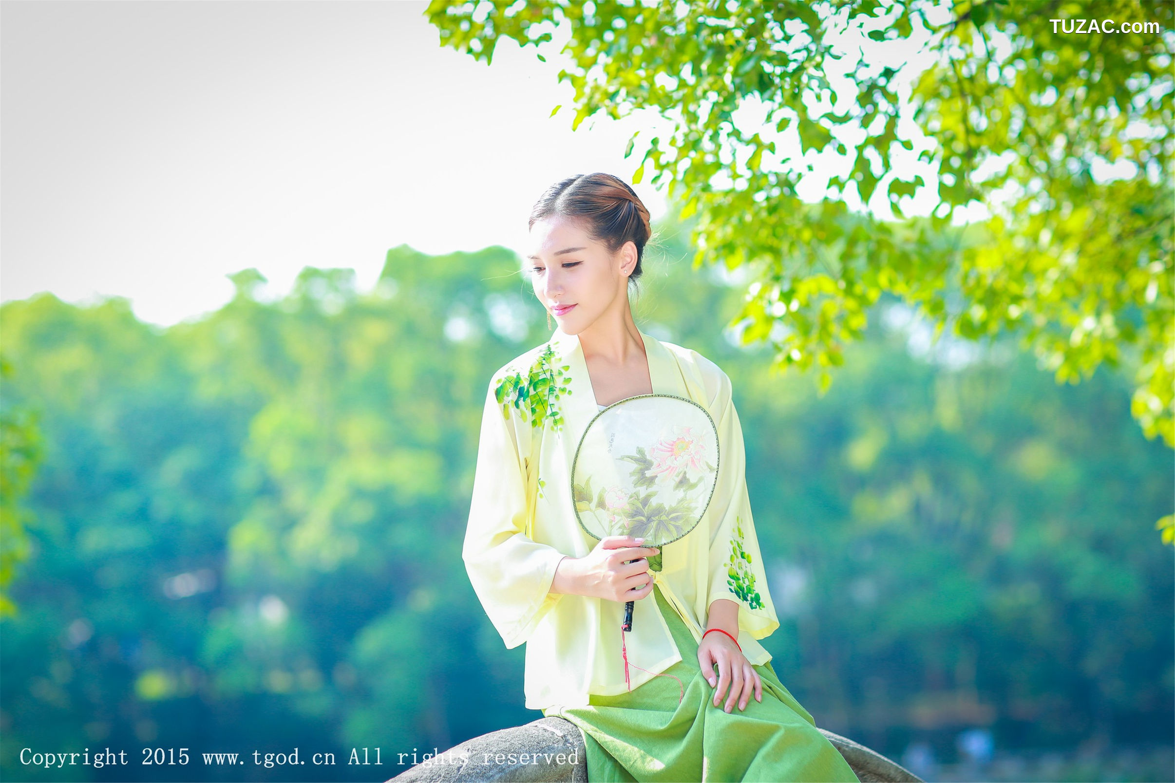 TGOD推女神-2015.09.22-艾希Ice-《女神身着清新汉服-从湖畔缓缓走来》
