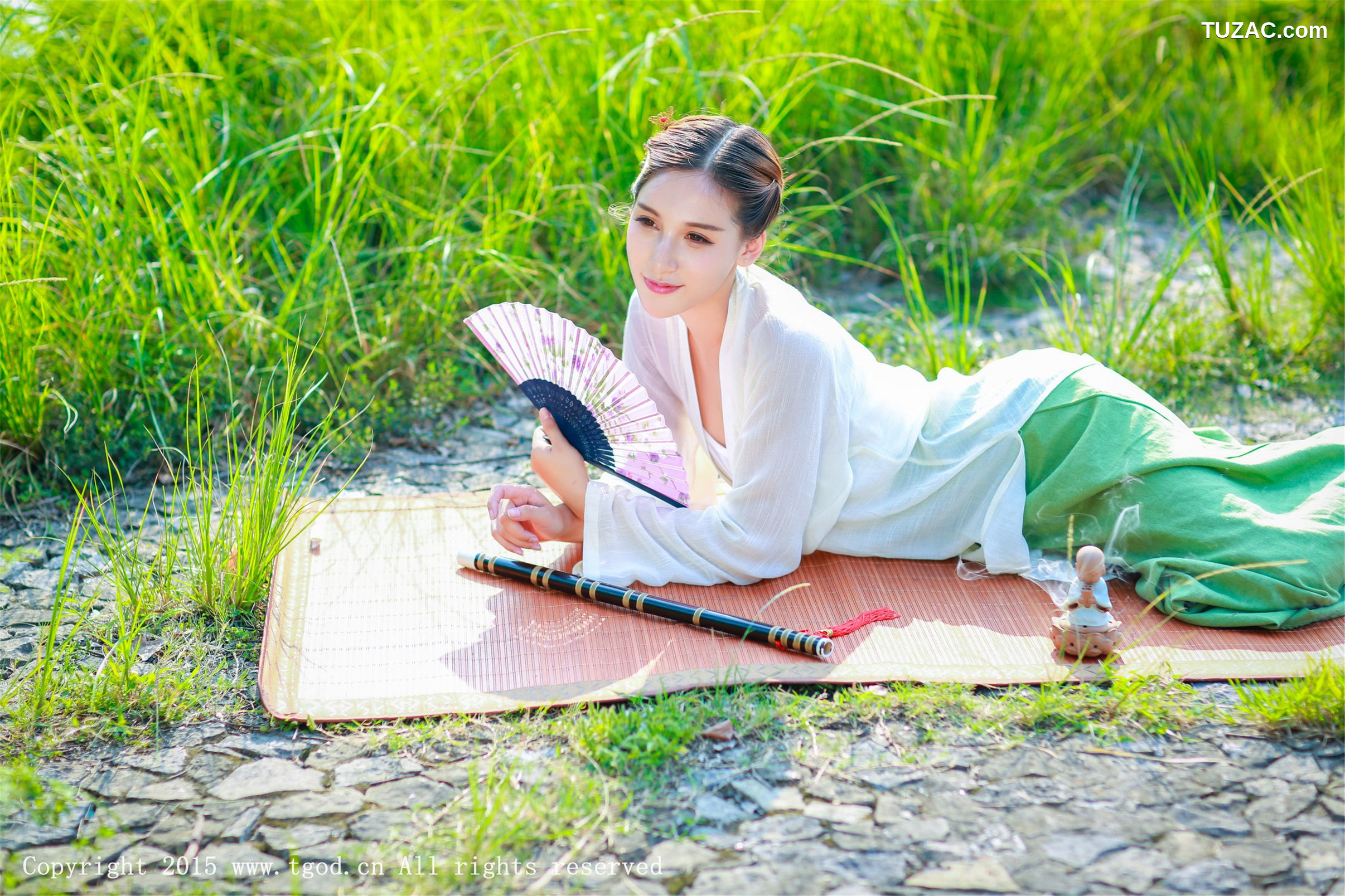 TGOD推女神-2015.09.22-艾希Ice-《女神身着清新汉服-从湖畔缓缓走来》