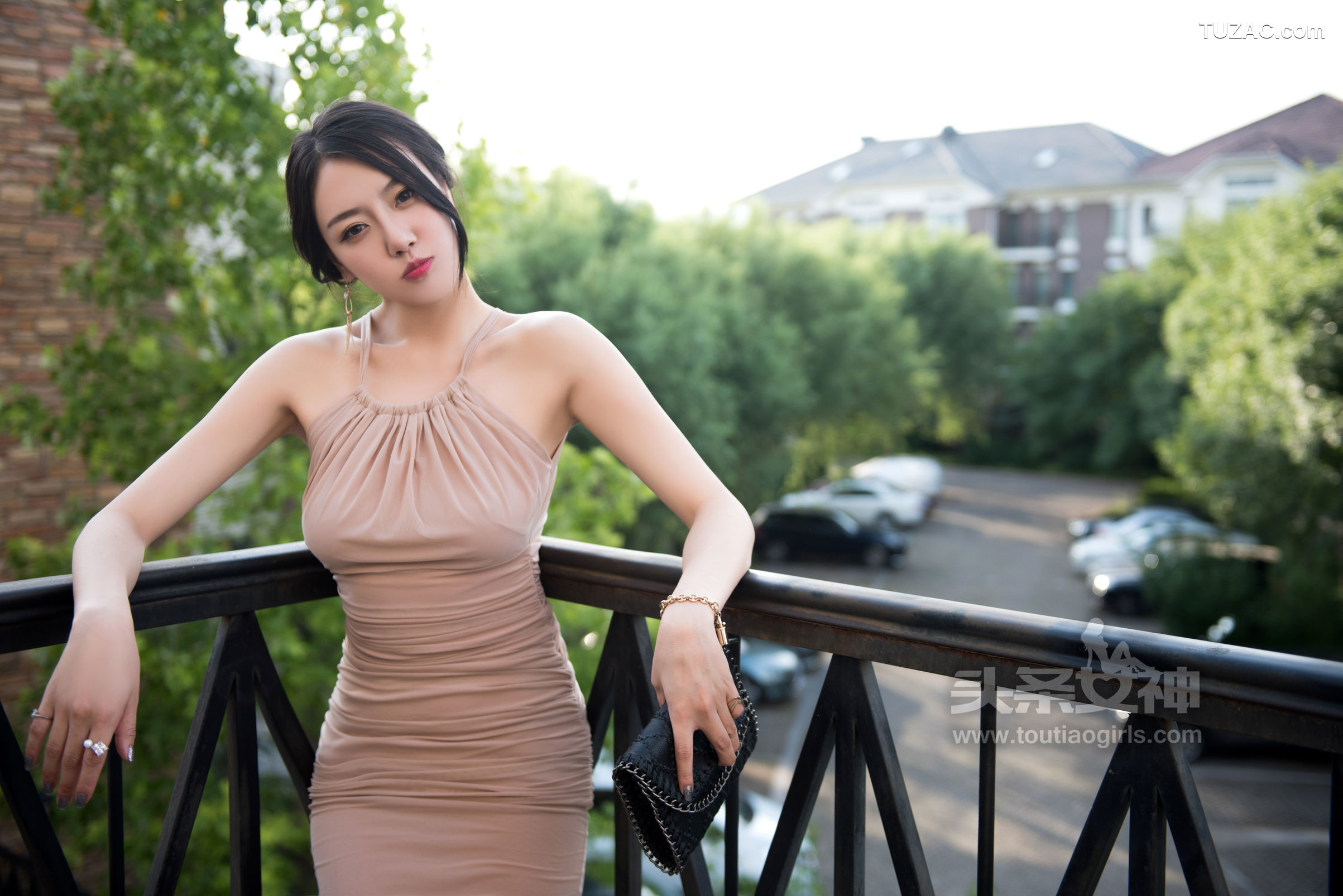 TouTiao头条女神-2017.07.03-丹丹-《爱在深秋》