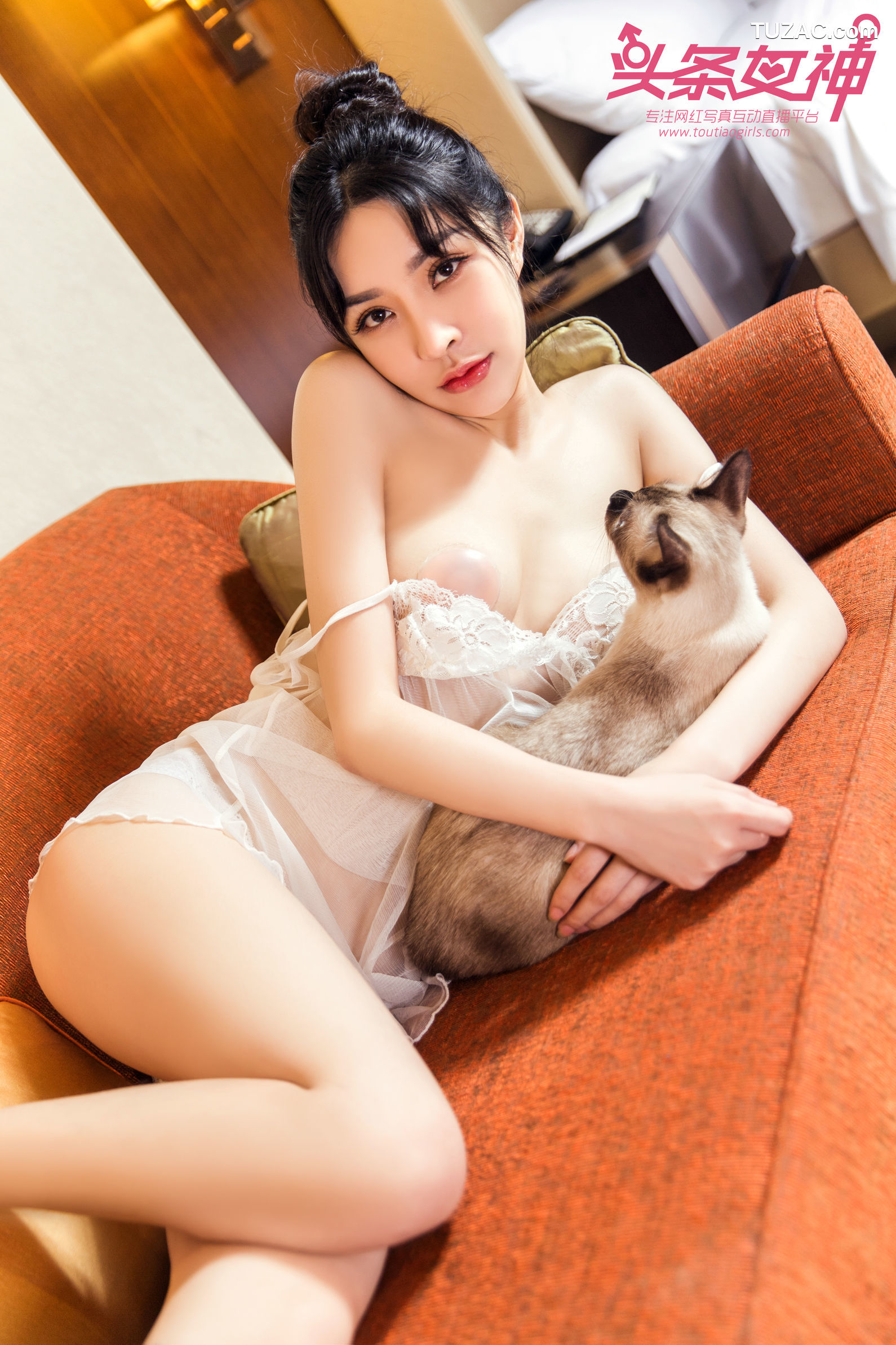TouTiao头条女神-2017.10.11-Baby-《少女与猫》