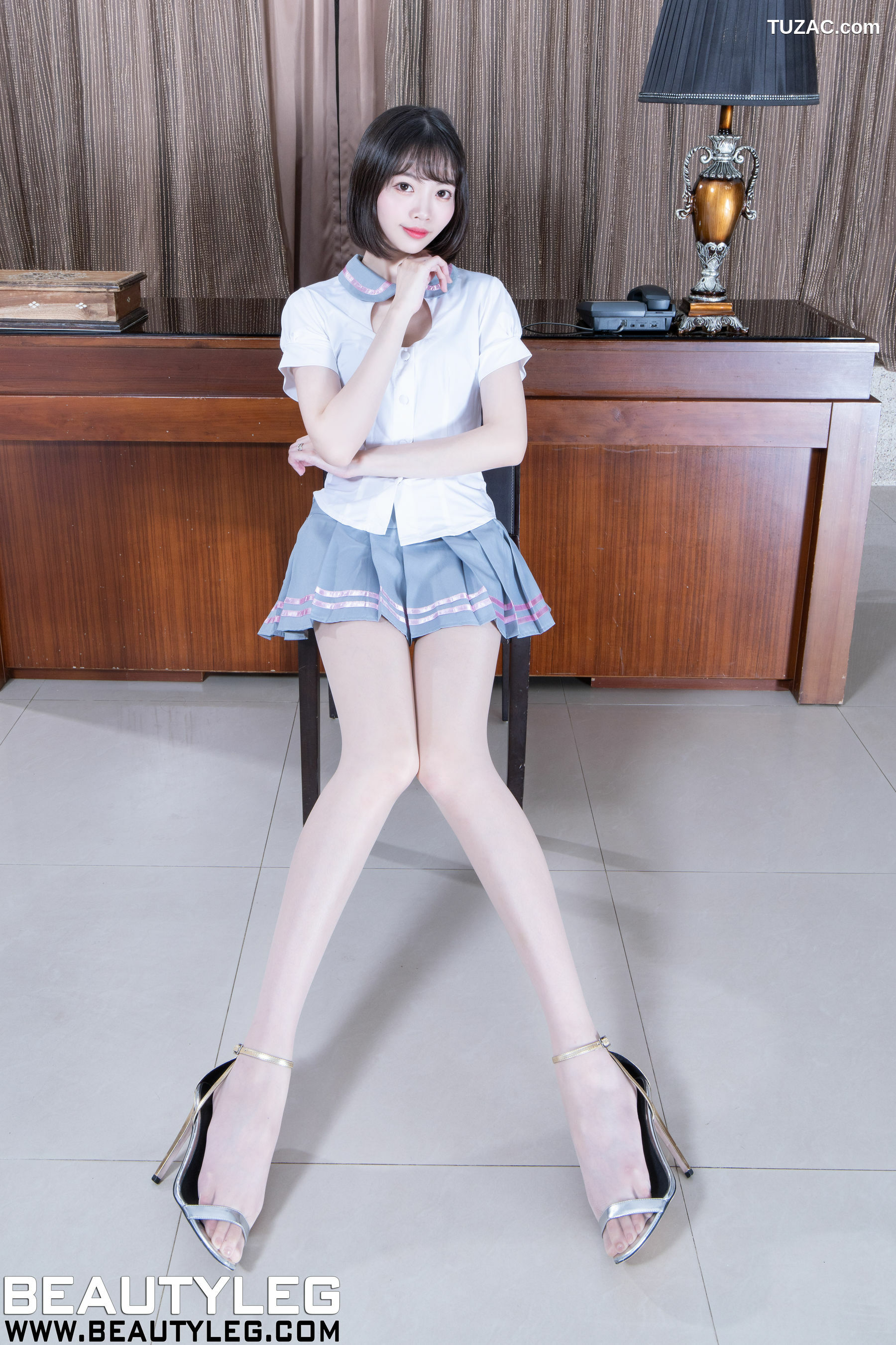 Beautyleg_ No.1976 Joanna 《肉丝制服》 写真集[48P]