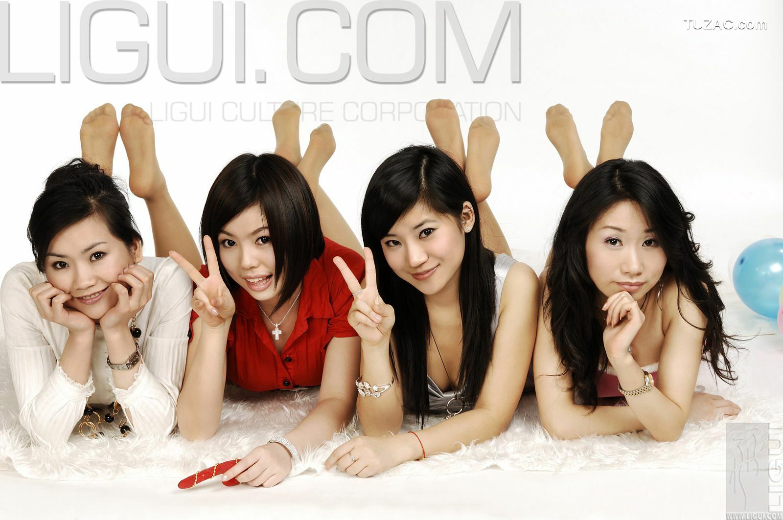 丽柜_ Model 卡鲁鲁＆慕子＆海伦＆由美《鼠年大吉》丝足写真图片[38P]