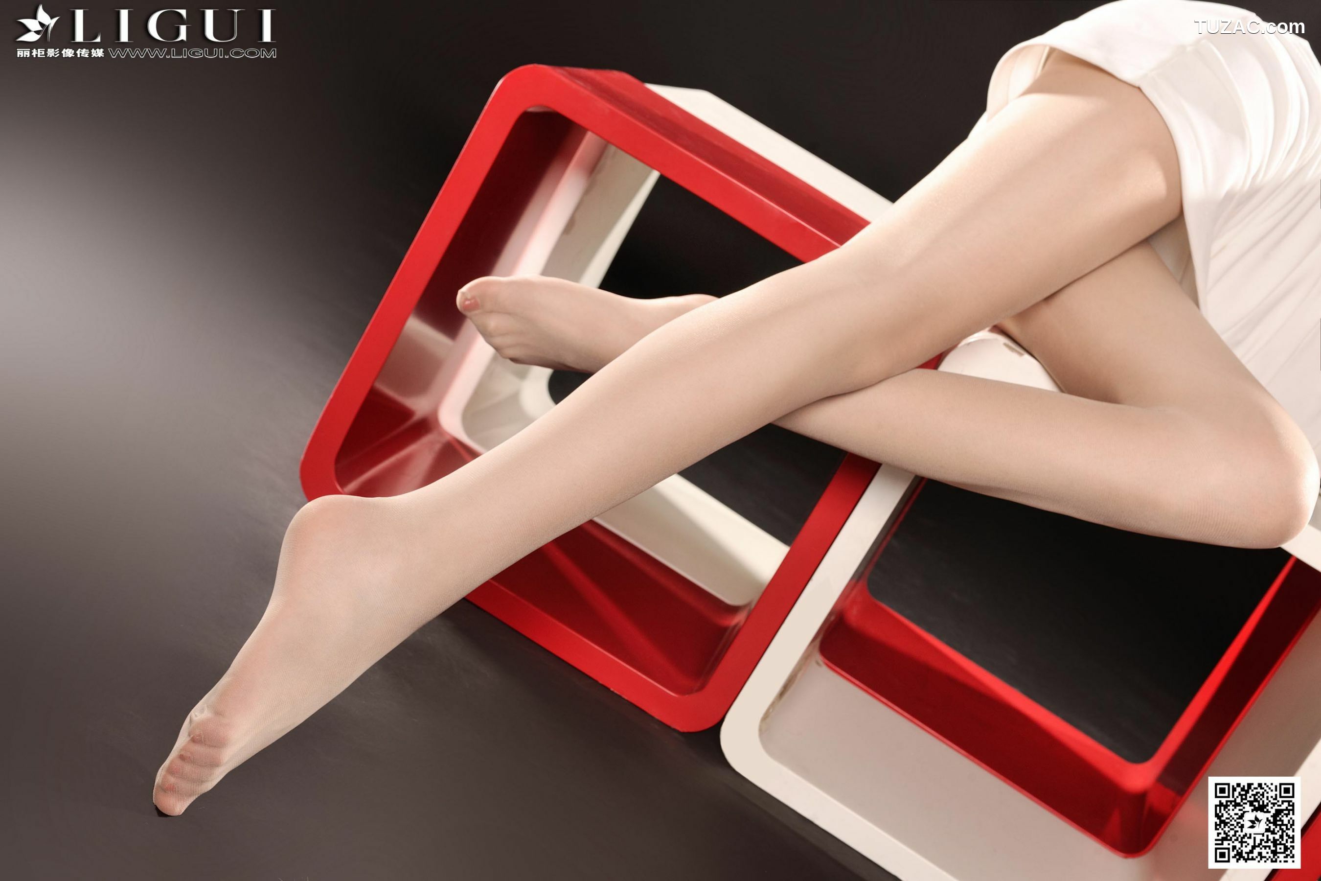 丽柜_ Model 可馨《高贵的丝足女郎》上中下全集 美腿玉足写真图片[111P]