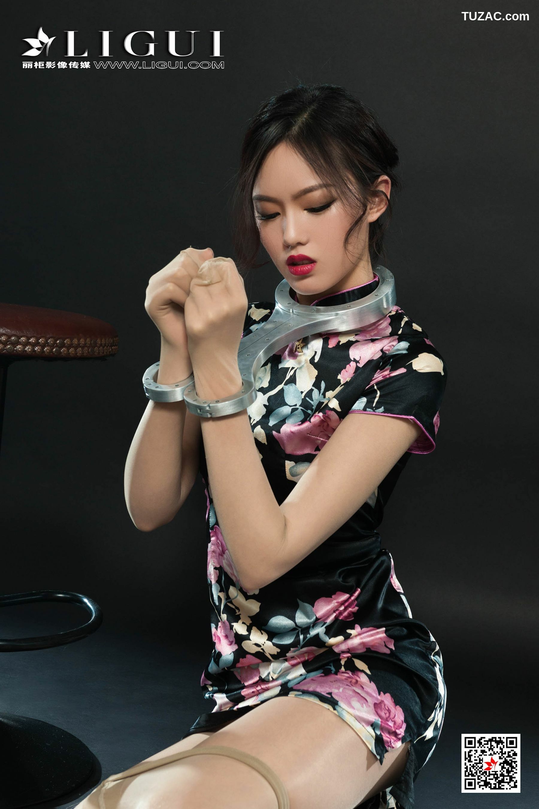 丽柜_ Model 敏儿 《旗袍丝足美束》 写真集[64P]