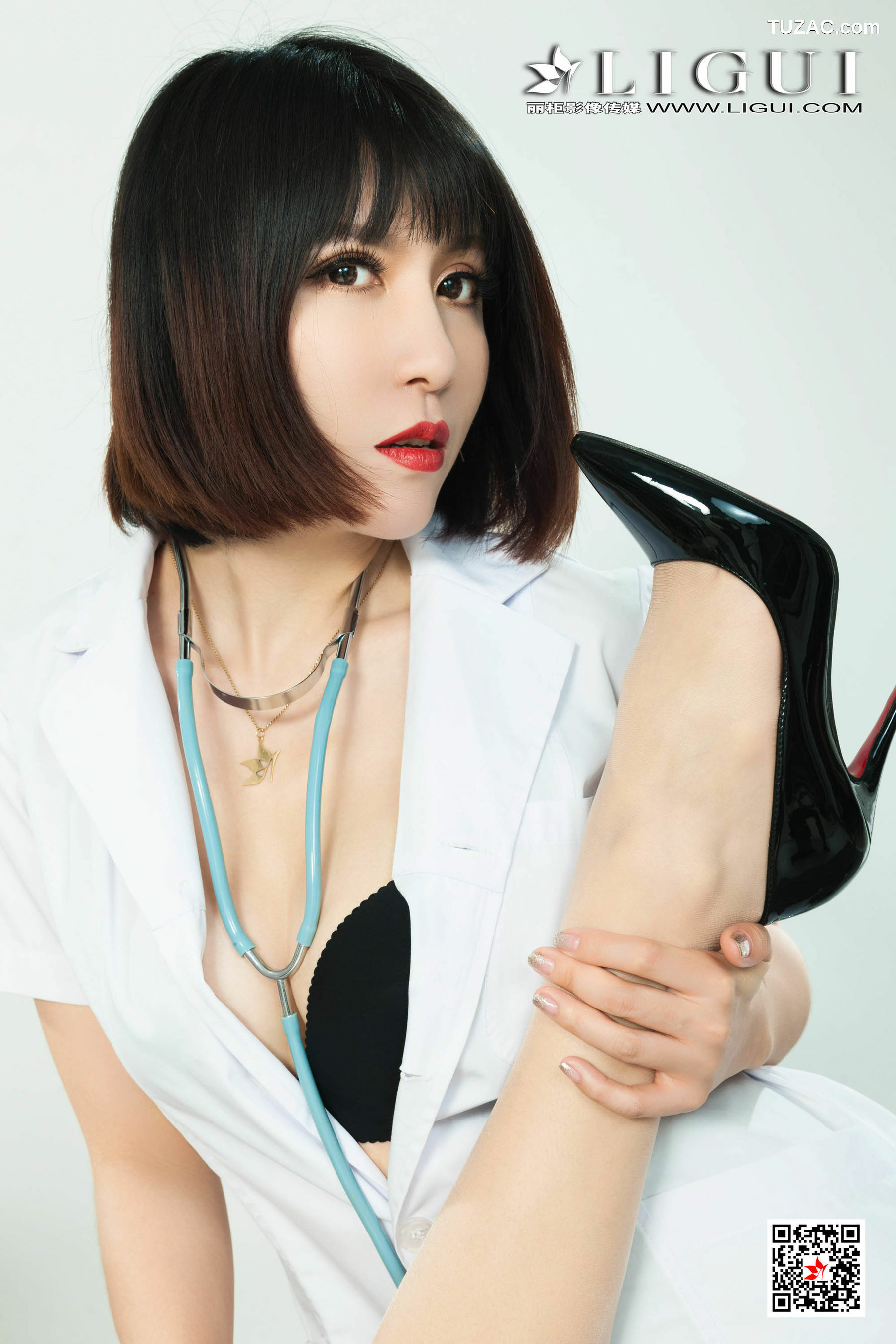 丽柜_ Model 文芮&amp;amp;潘朵拉 - 医生患者的丝足诱惑[54P]