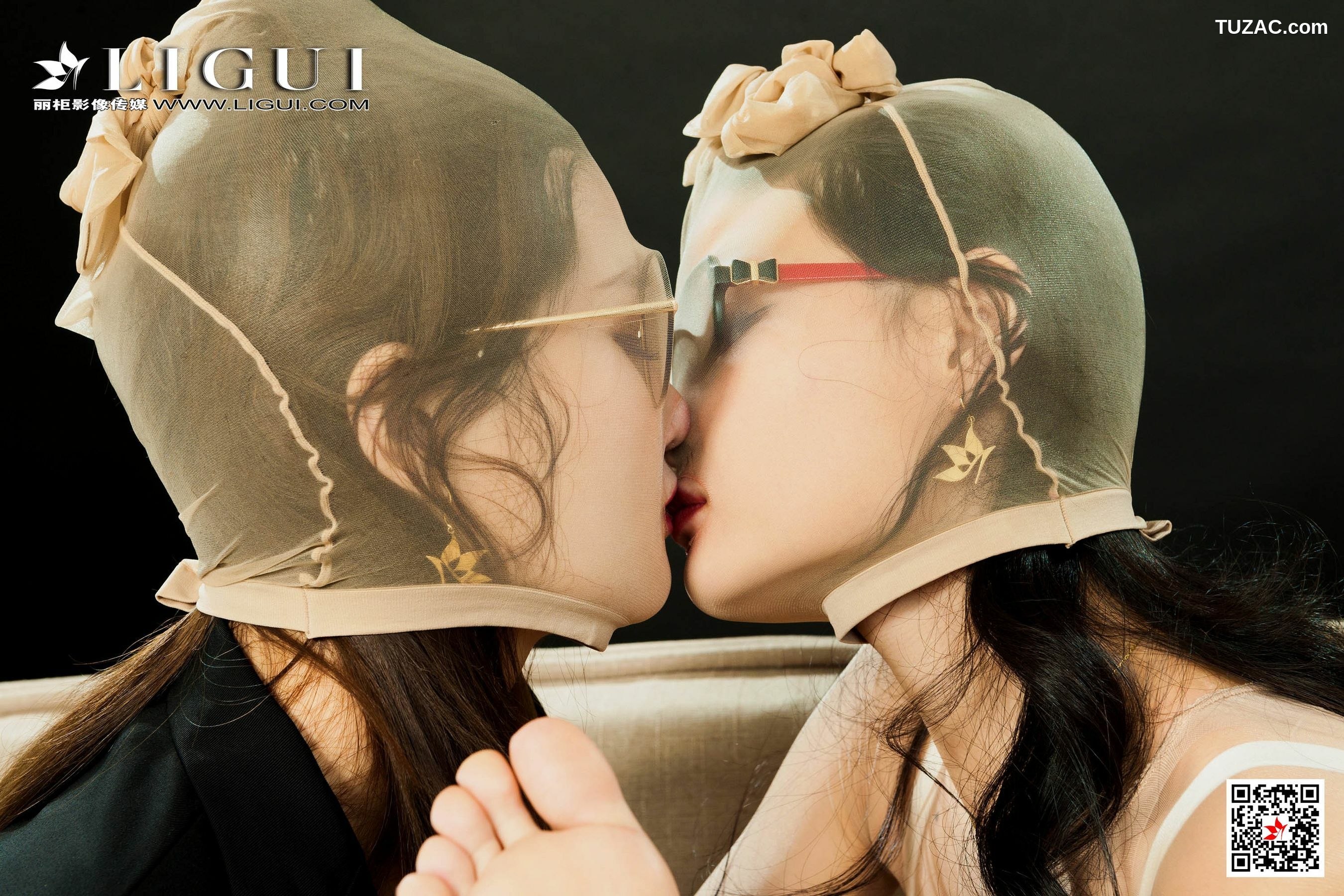 丽柜_ Model 文芮&amp;amp;苏黎 - 双人肉丝制服诱惑[82P]