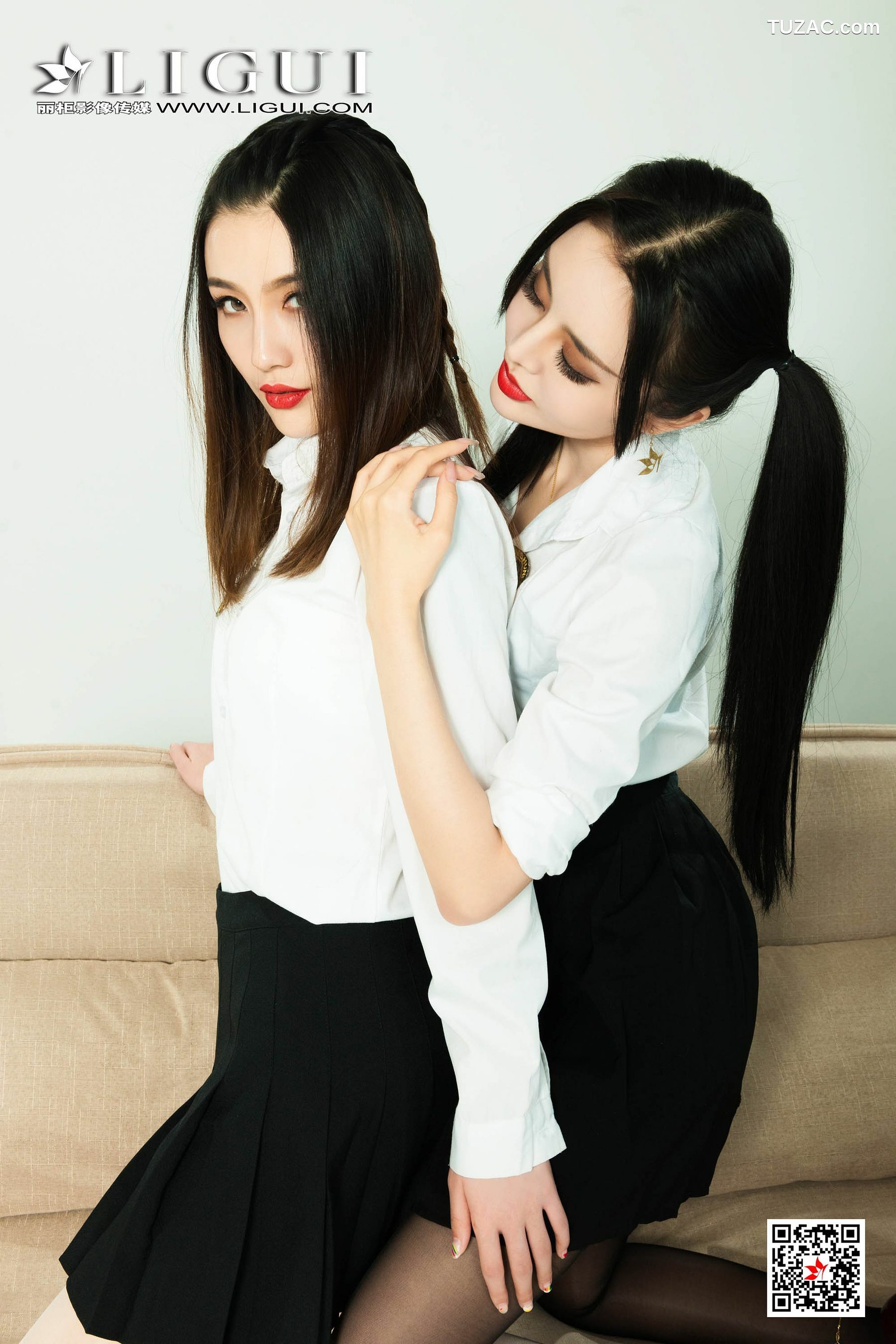 丽柜_ Model 甜甜&amp;amp;凉儿 - 制服丝袜姐妹花诱惑[99P]
