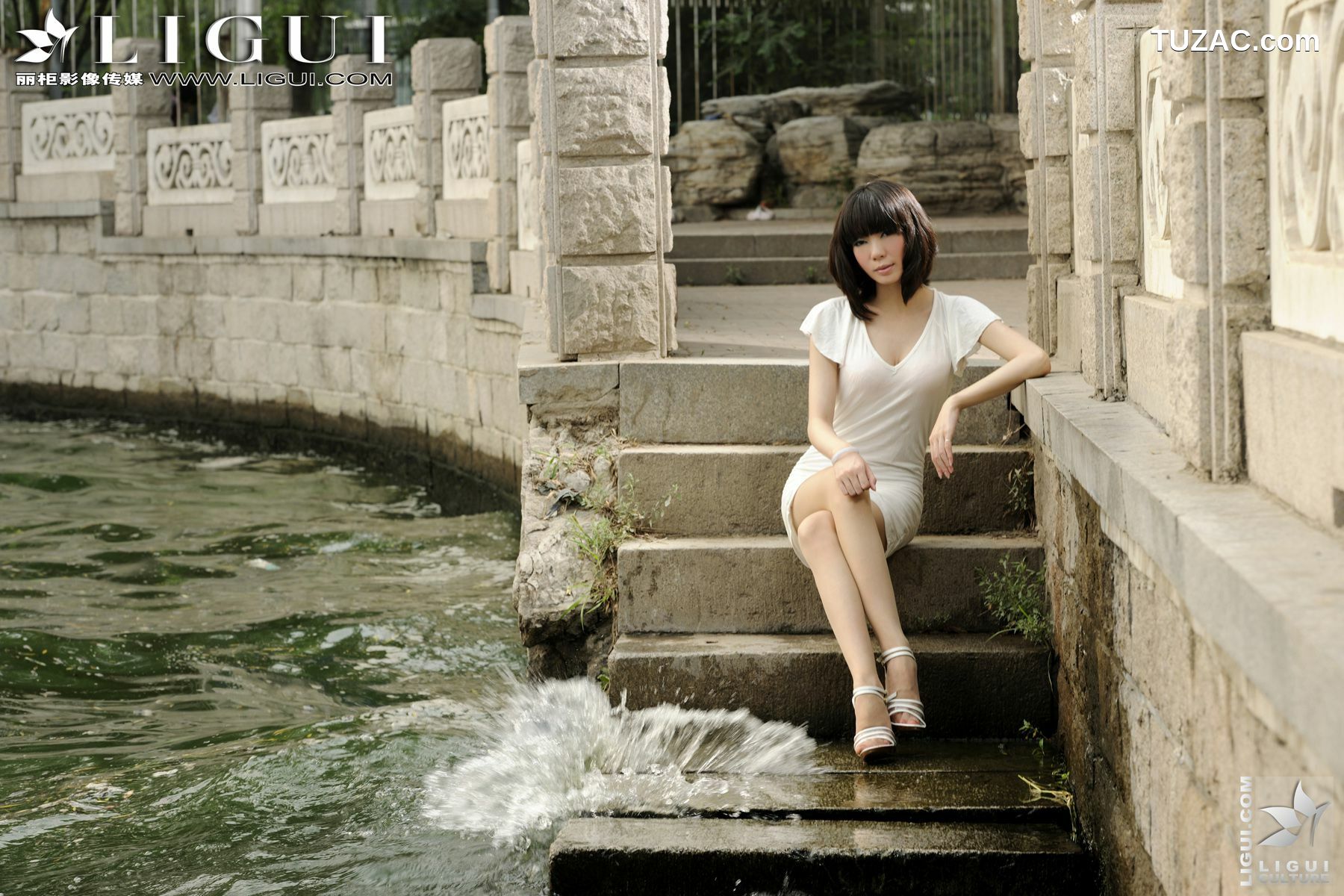 丽柜_Model 乐乐《丝足戏水》 美腿玉足写真图片[55P]