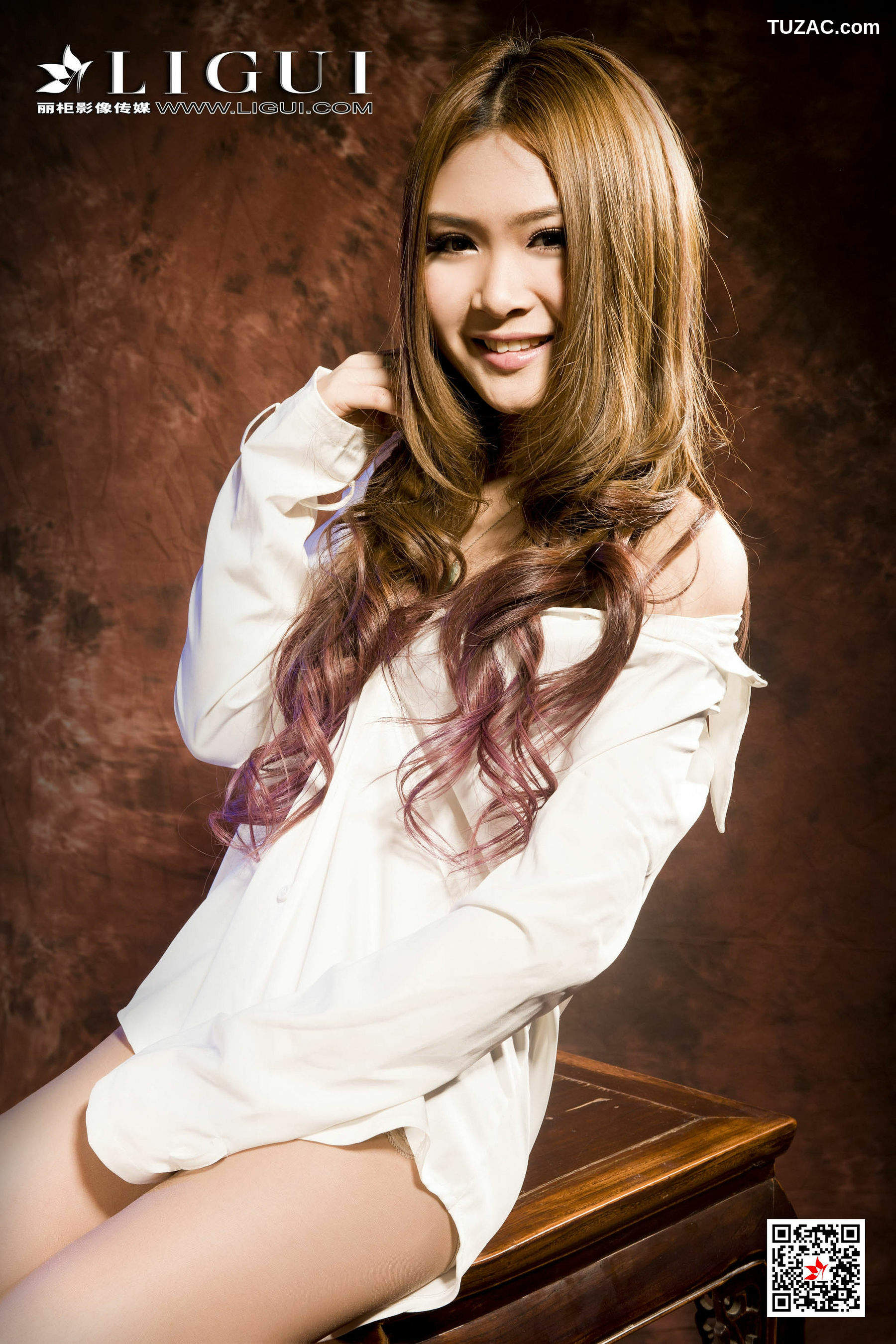 丽柜_Model 允儿《鲜花玉足》 写真集[70P]