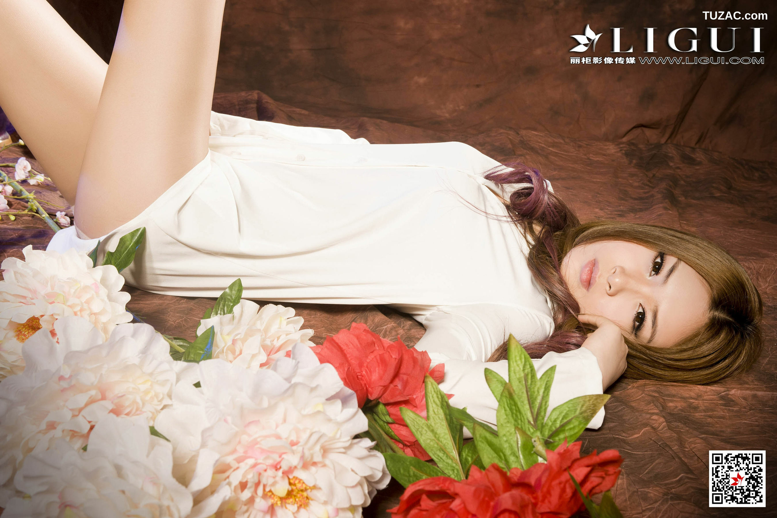 丽柜_Model 允儿《鲜花玉足》 写真集[70P]
