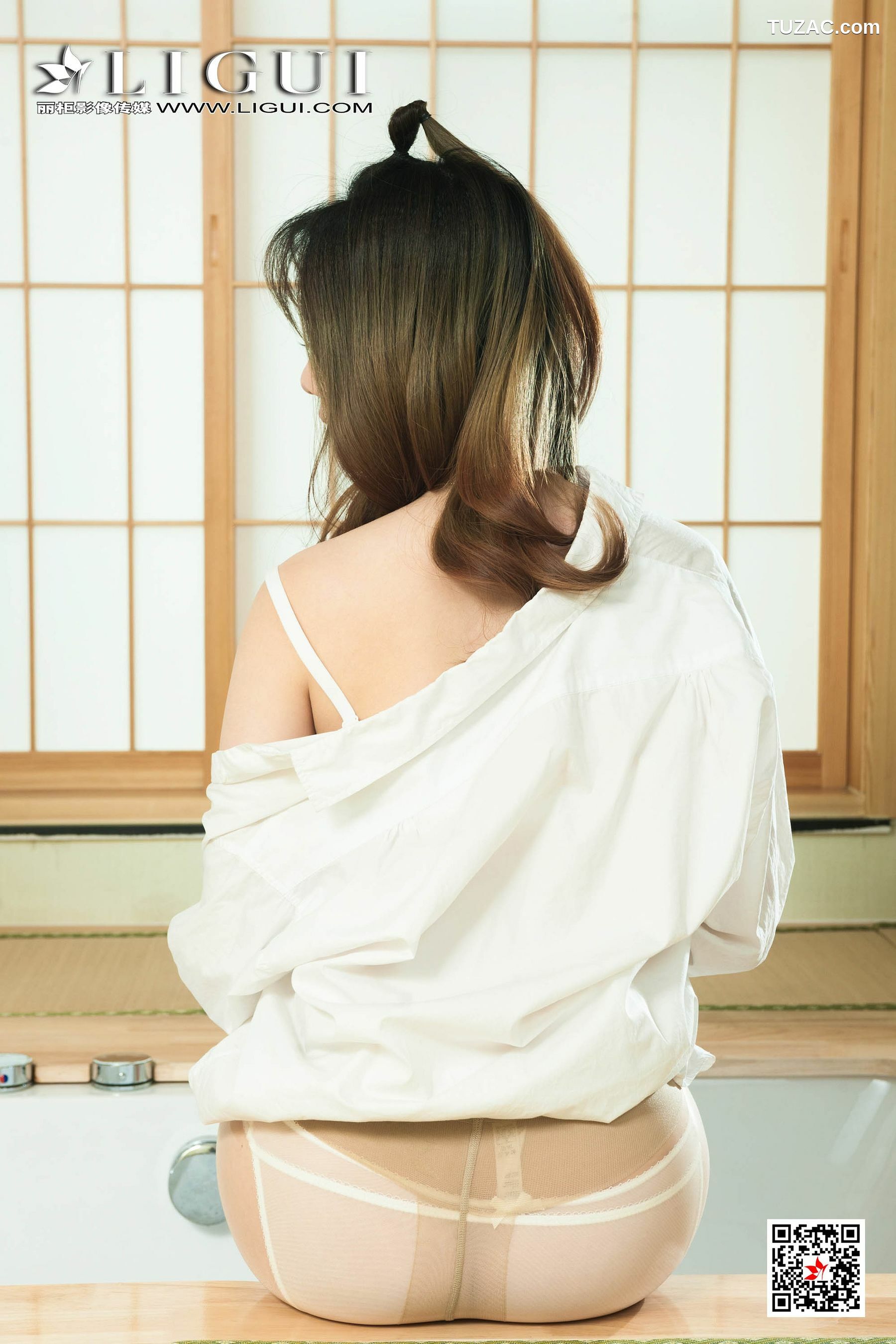 丽柜_Model 婷婷《白衬衫湿身+牛奶丝足》 写真集[71P]
