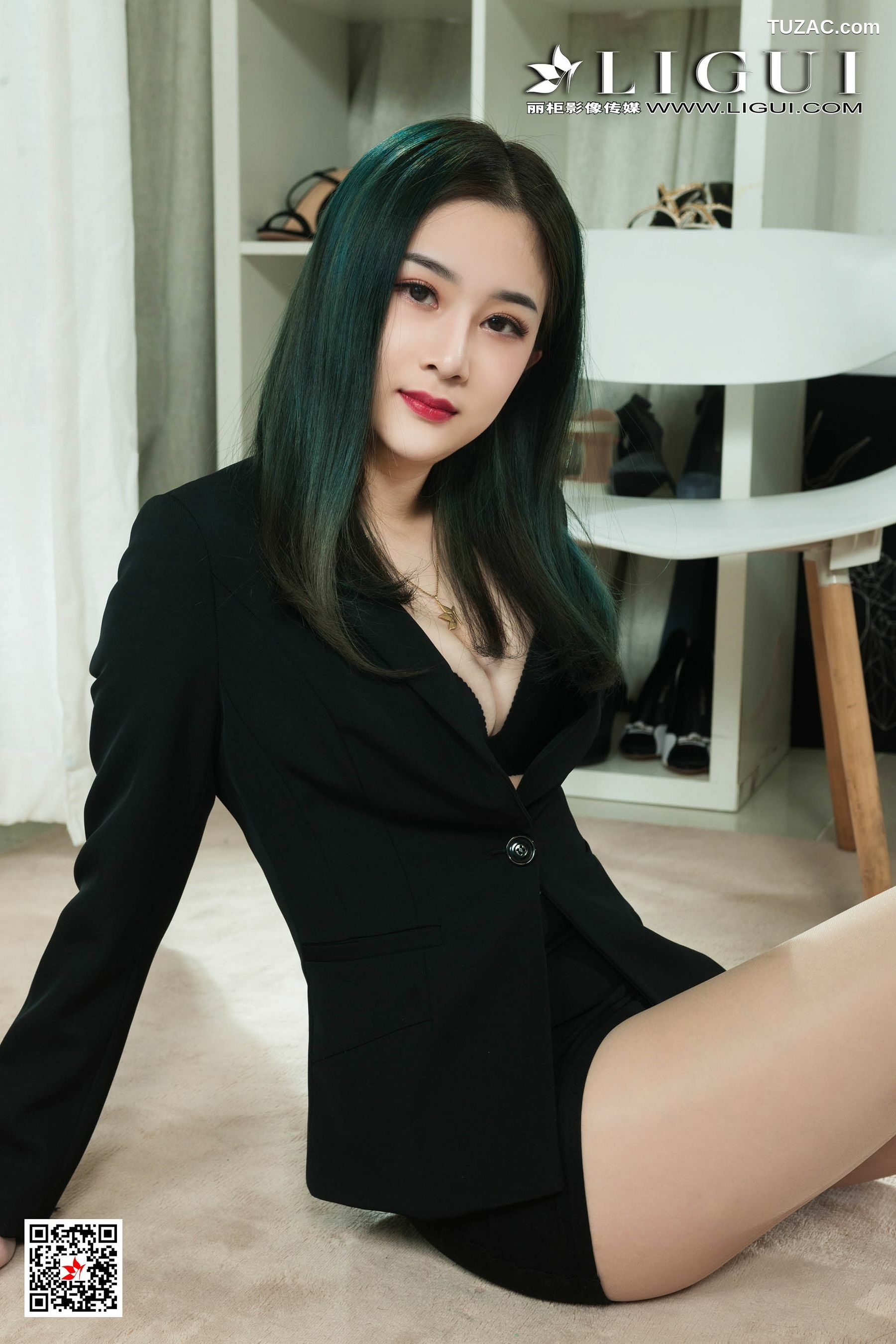 丽柜_Model 婷婷《绿发秘书》 写真集[58P]