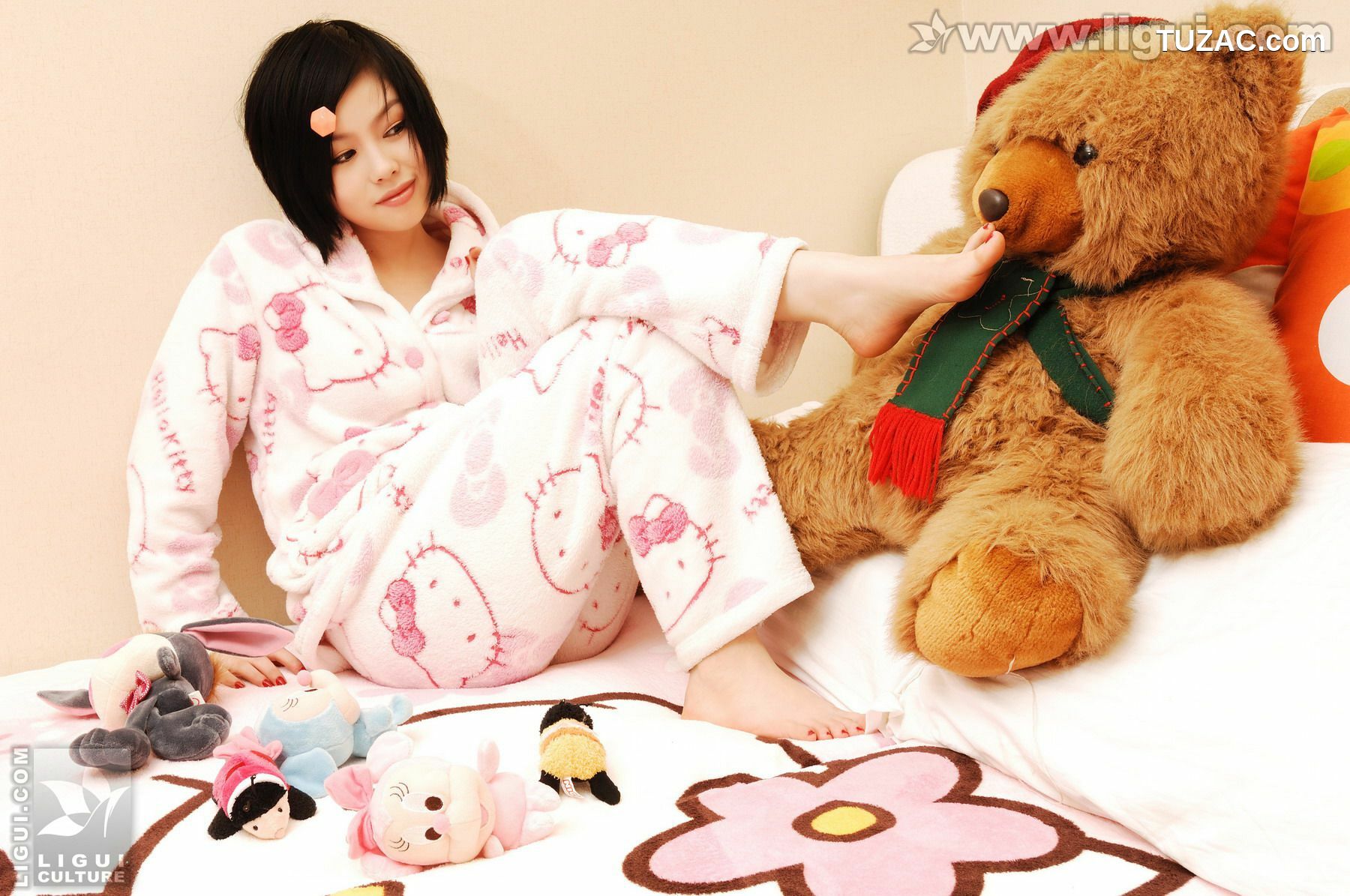 丽柜_Model 幕子《可爱睡衣美足秀》 丝袜美足写真图片[31P]