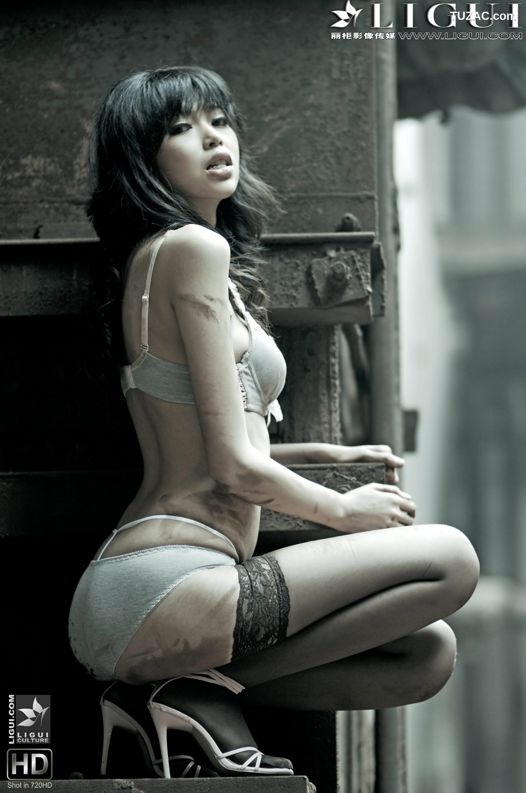 丽柜_Model 梦露《黑丝女郎外拍魅惑》上下合集 美腿玉足写真图片[61P]