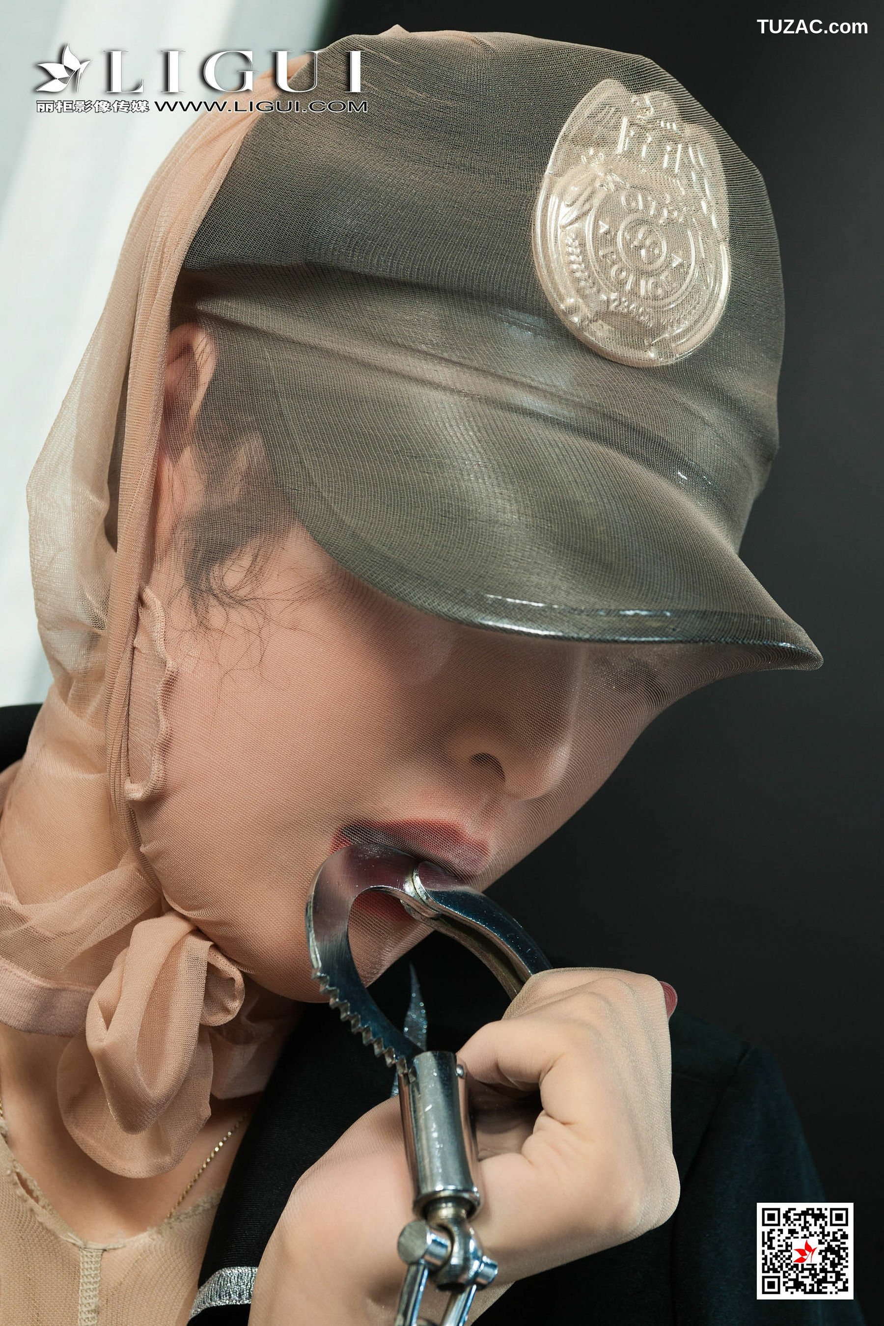 丽柜_Model 雪糕《女警丝足镣铐调教系列》 写真集[86P]