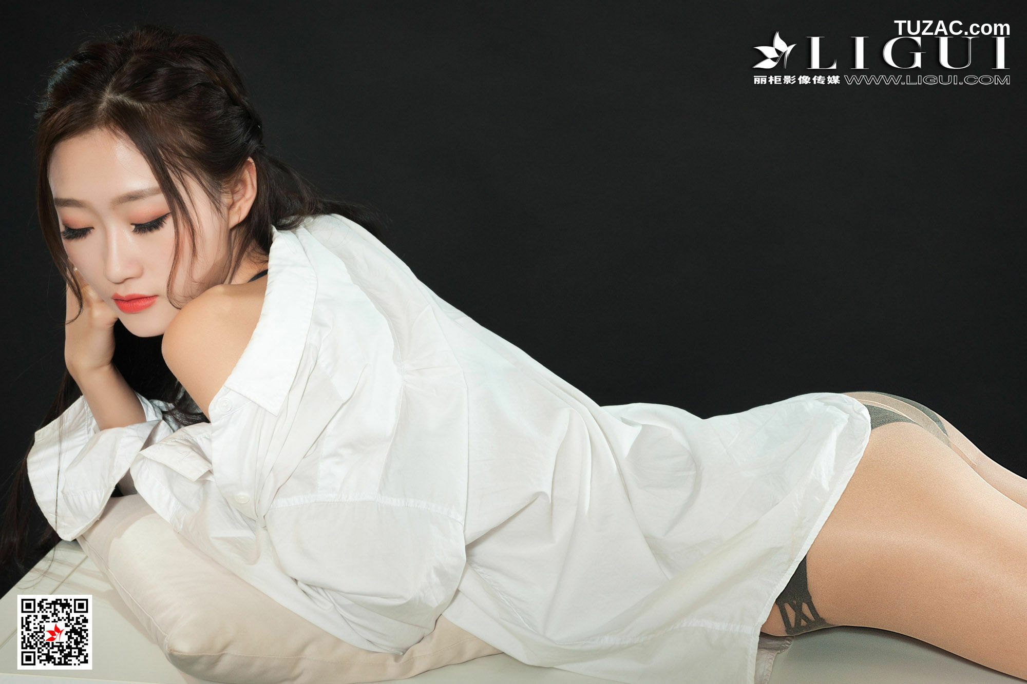 丽柜_王炜炜《性感白衬衫女郎》 写真集[72P]