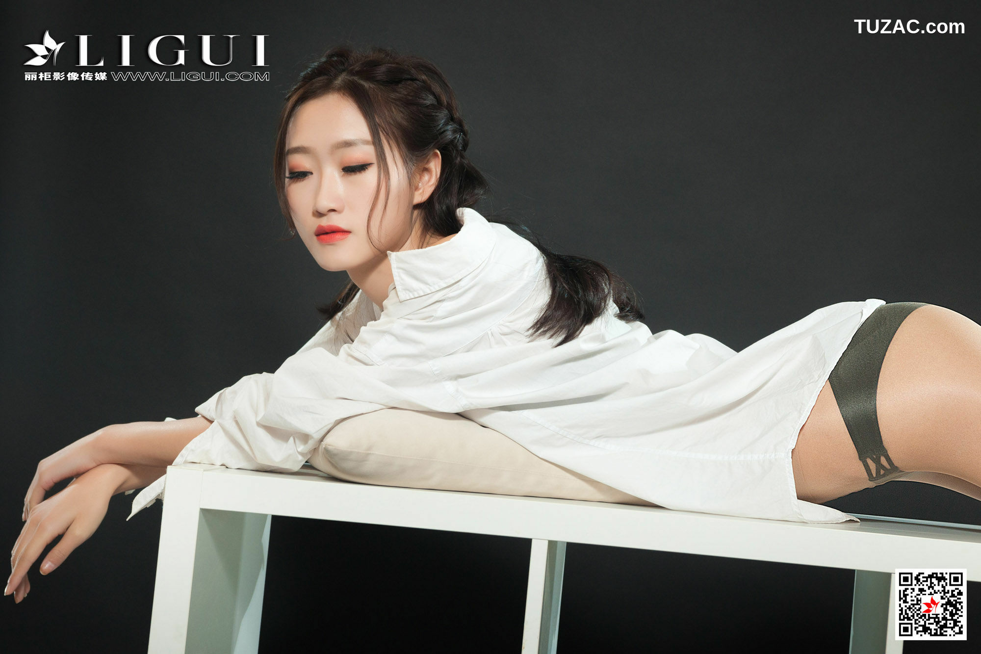丽柜_王炜炜《性感白衬衫女郎》 写真集[72P]