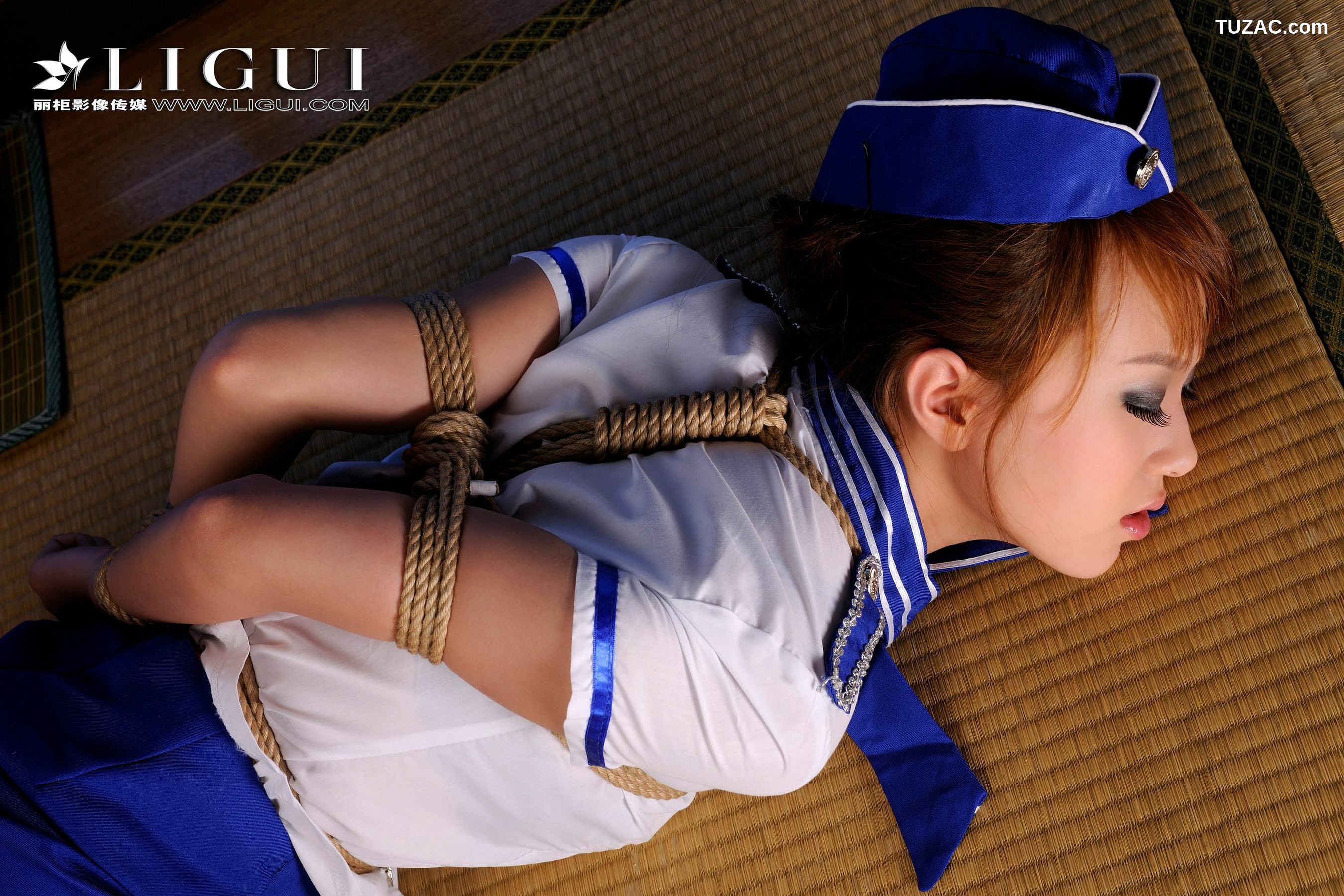 丽柜_腿模桃子《空姐美束》 网络丽人 写真集[63P]