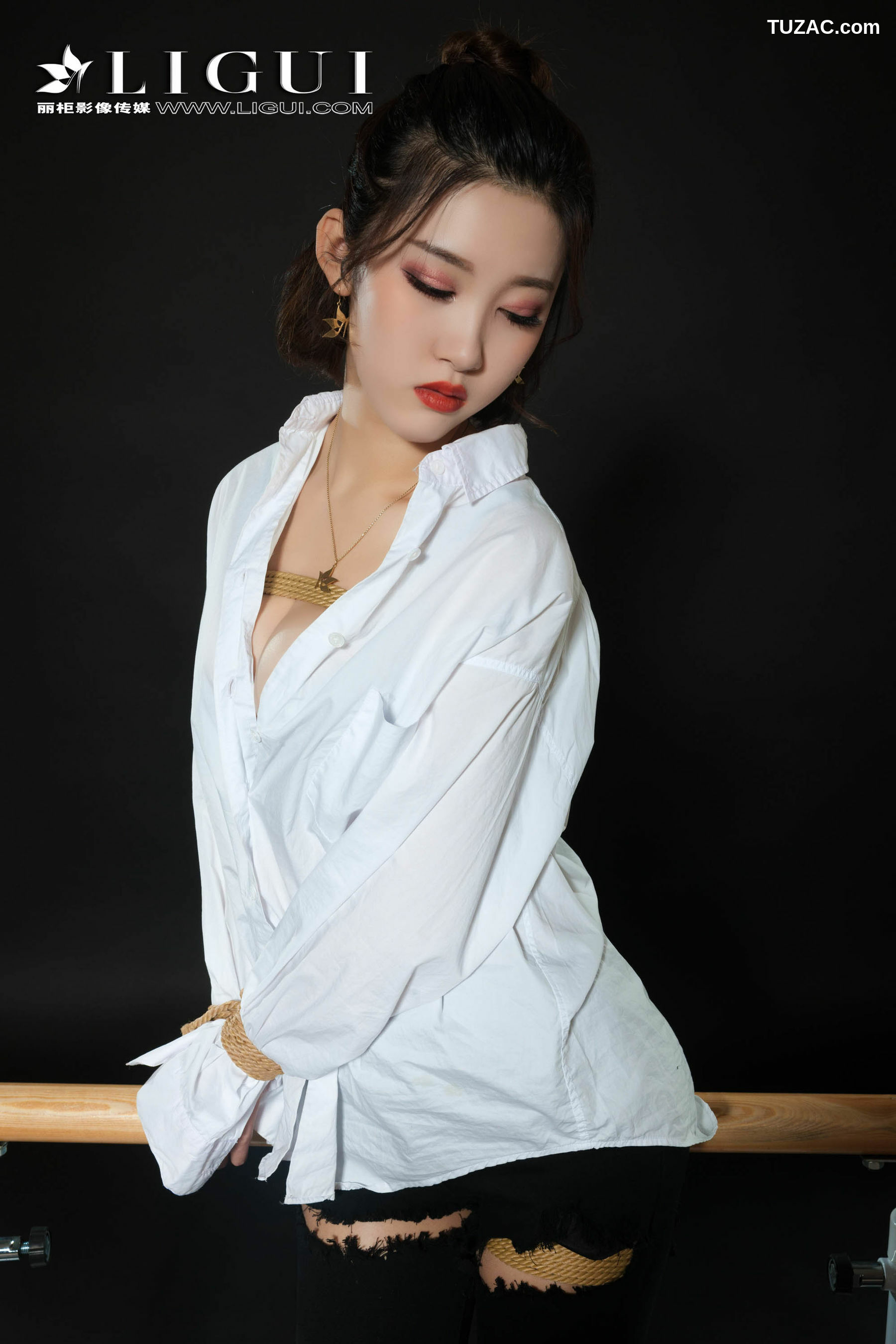 丽柜_腿模筱筱《牛仔紧身裤+白衬衫+美束捆绑》 网络丽人 写真集[92P]