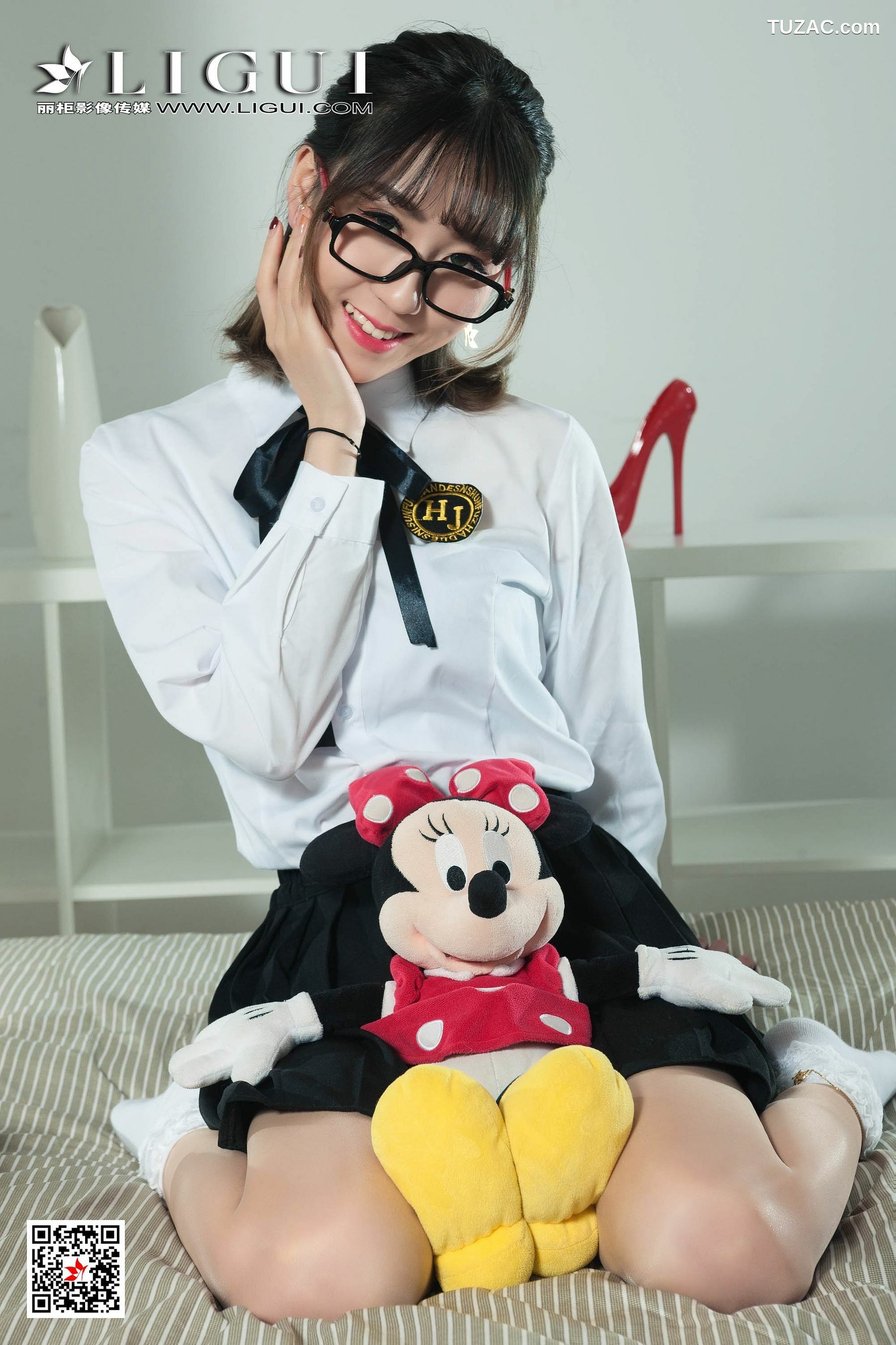丽柜_鱼妹《短筒袜玉足》 网络丽人 写真集[90P]