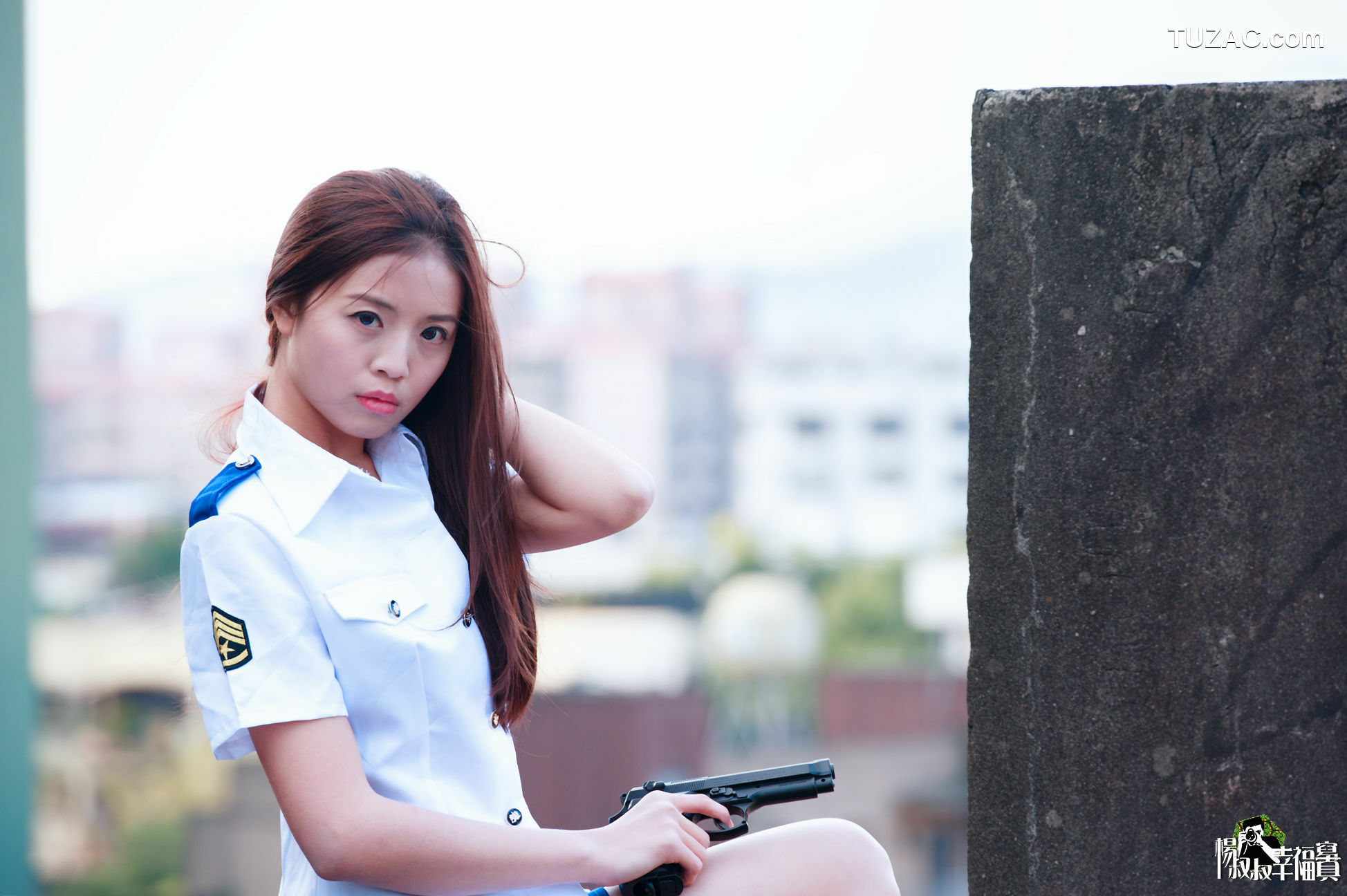 台湾正妹_ Anna《双模女警+女警制服系列》 写真集[61P]